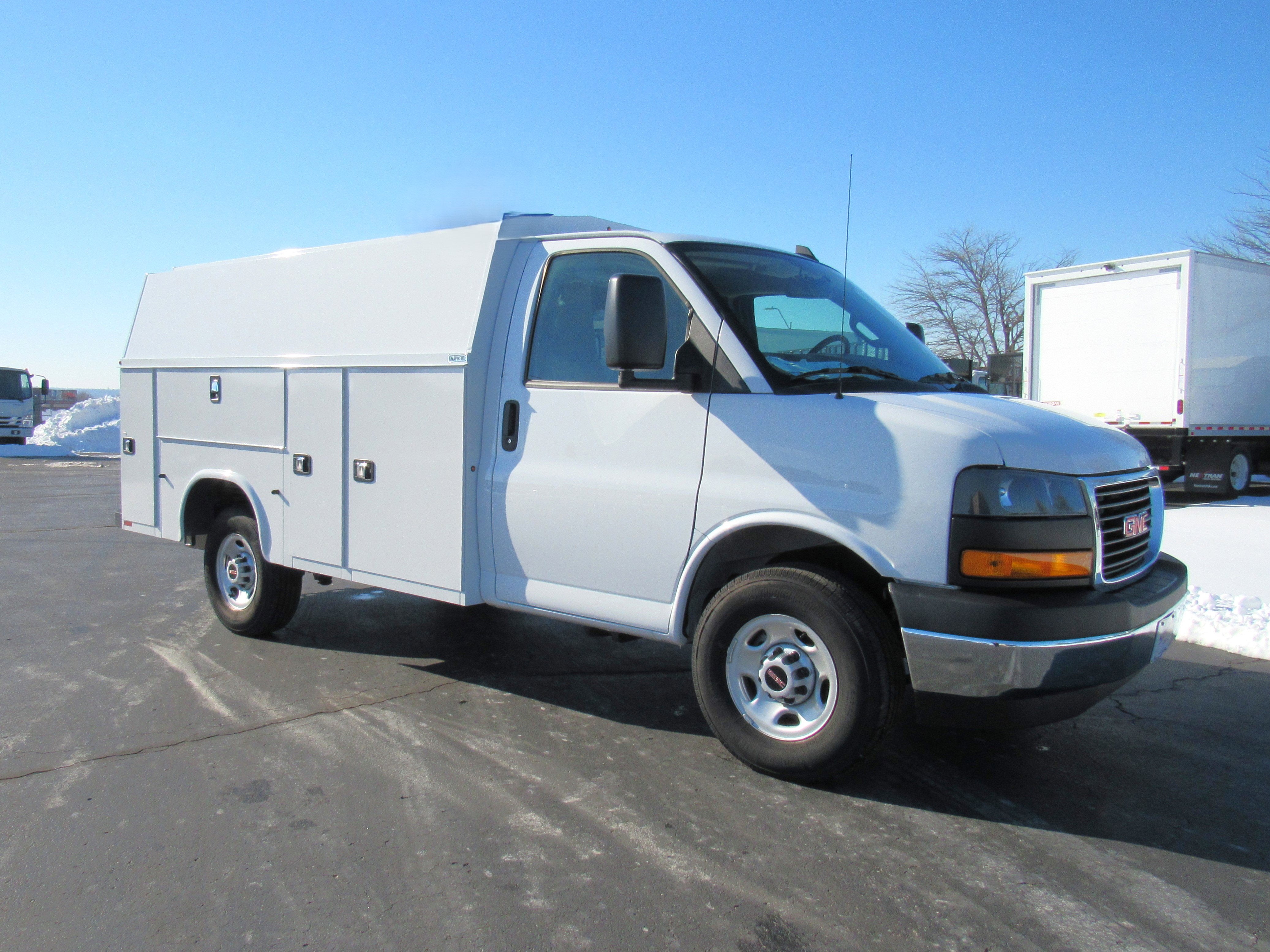 2025 GMC Savana Cutaway 3500 1WT
