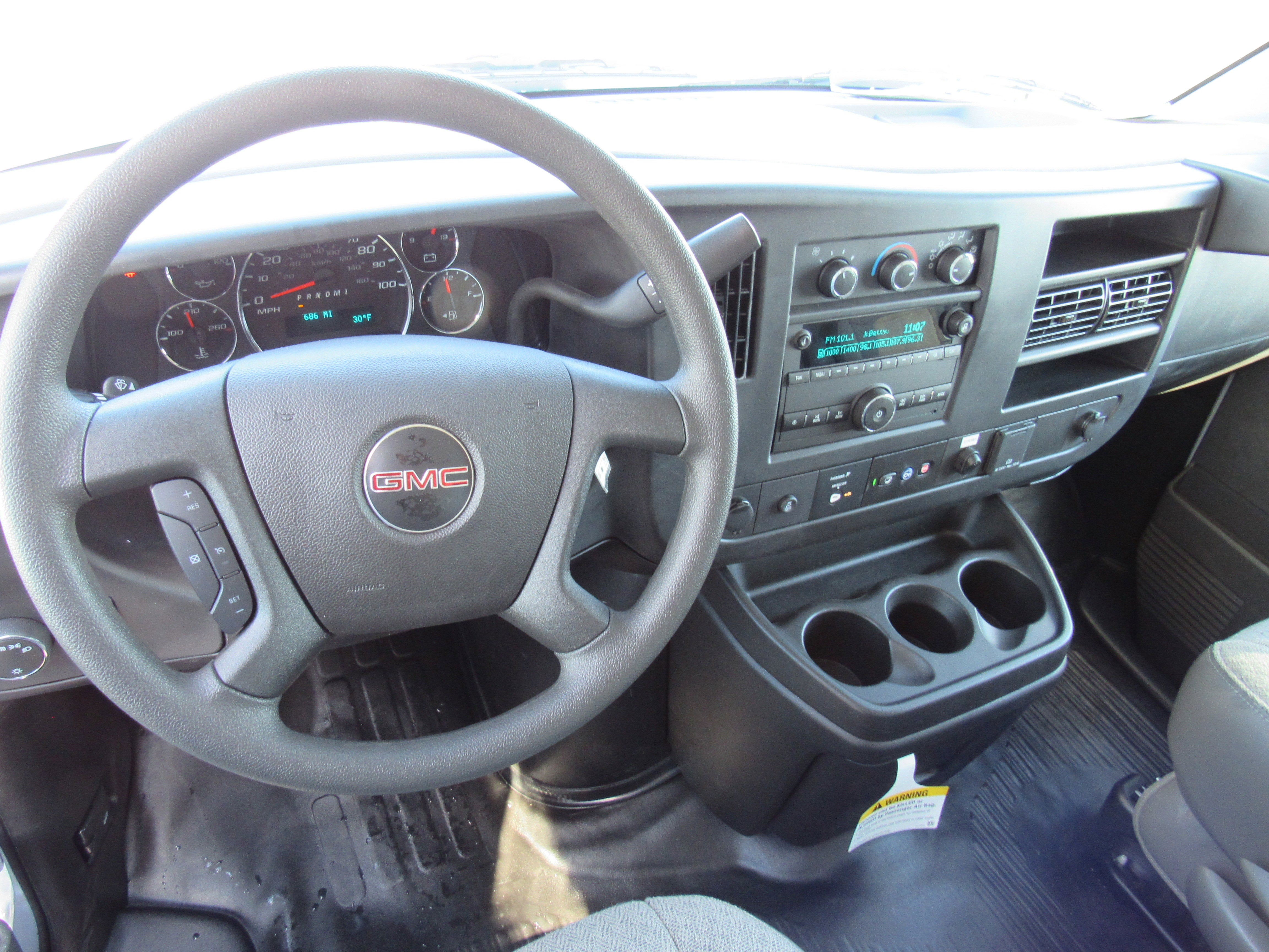 2025 GMC Savana Cutaway 3500 1WT