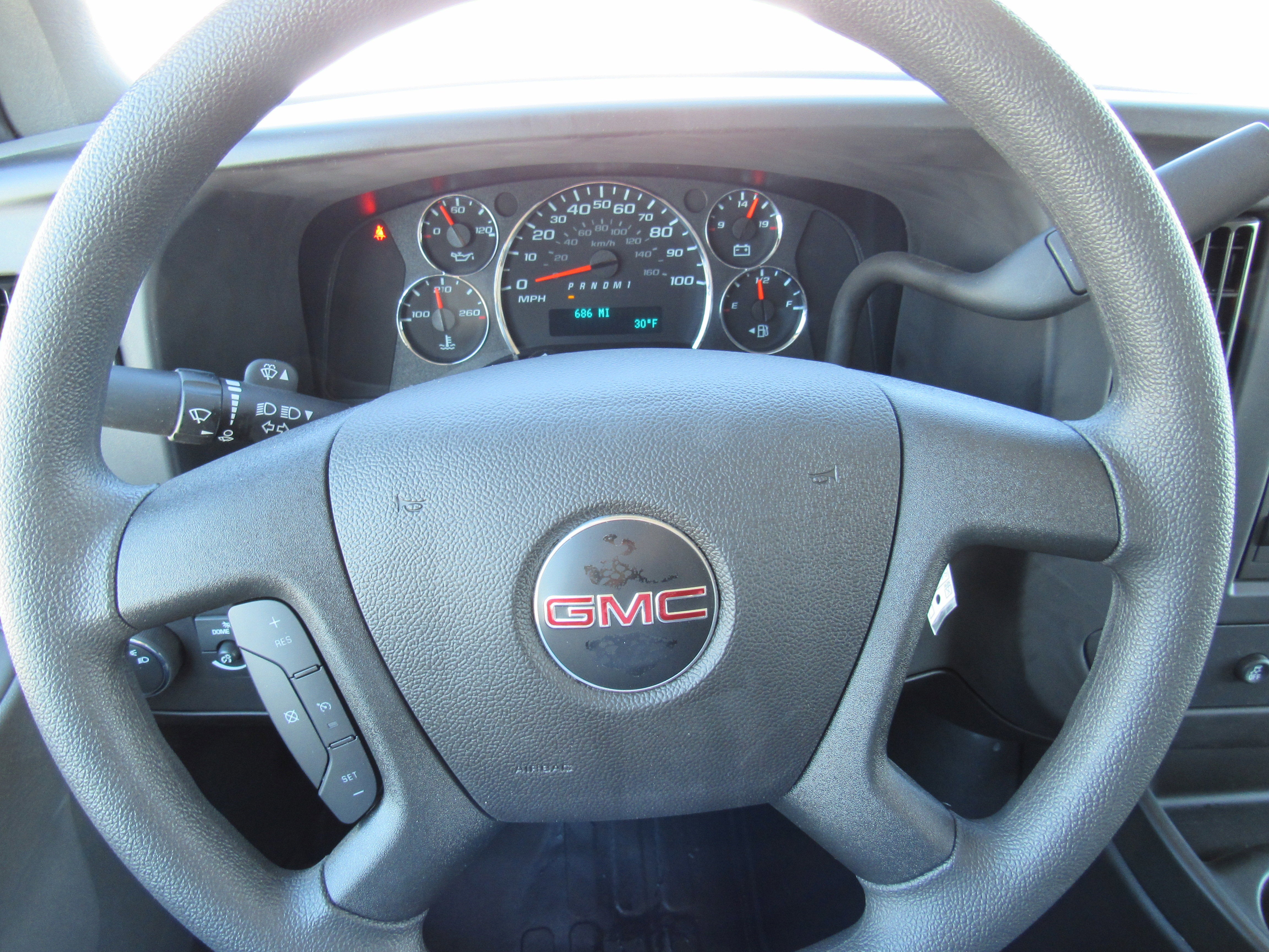 2025 GMC Savana Cutaway 3500 1WT