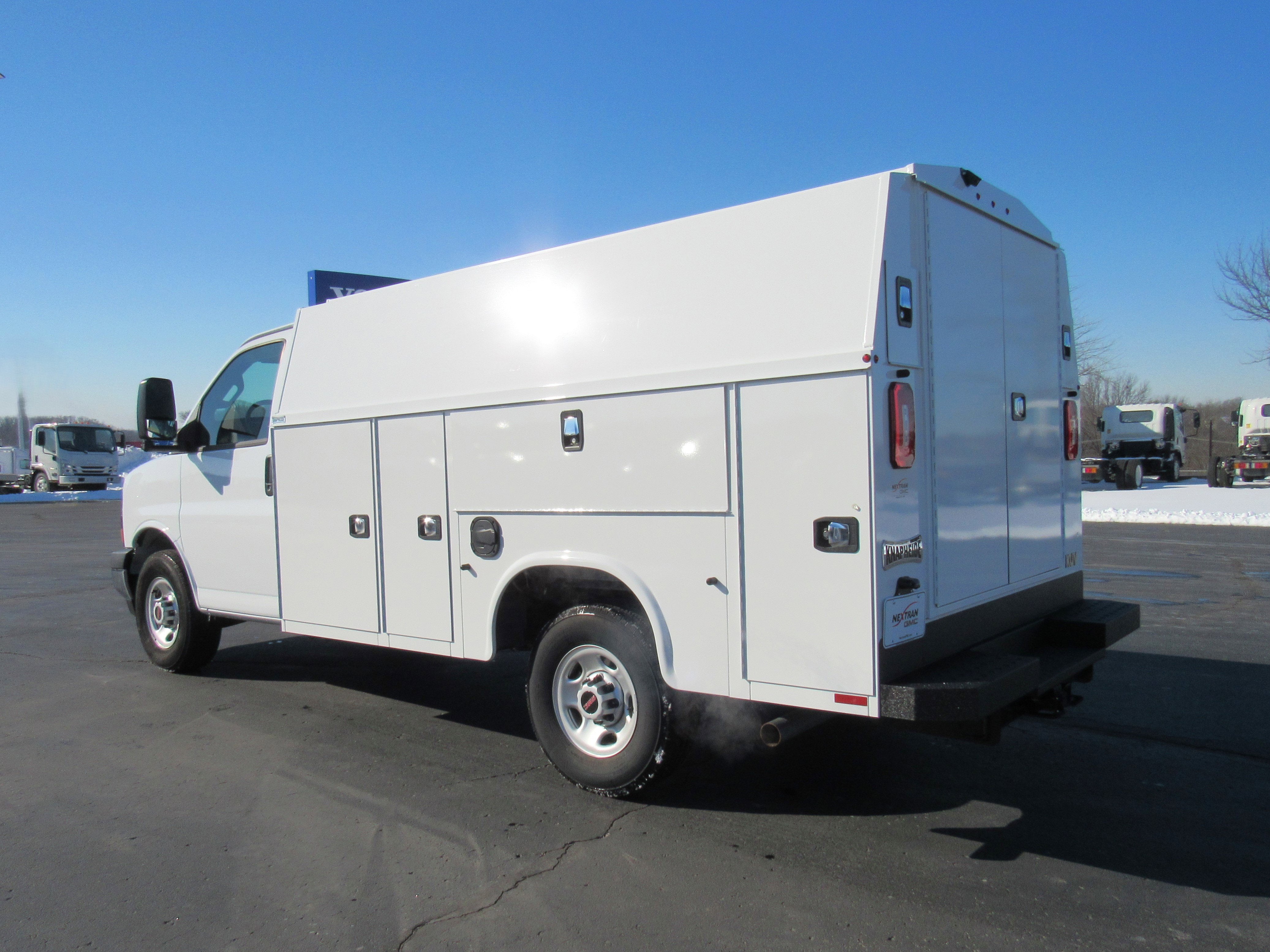 2025 GMC Savana Cutaway 3500 1WT