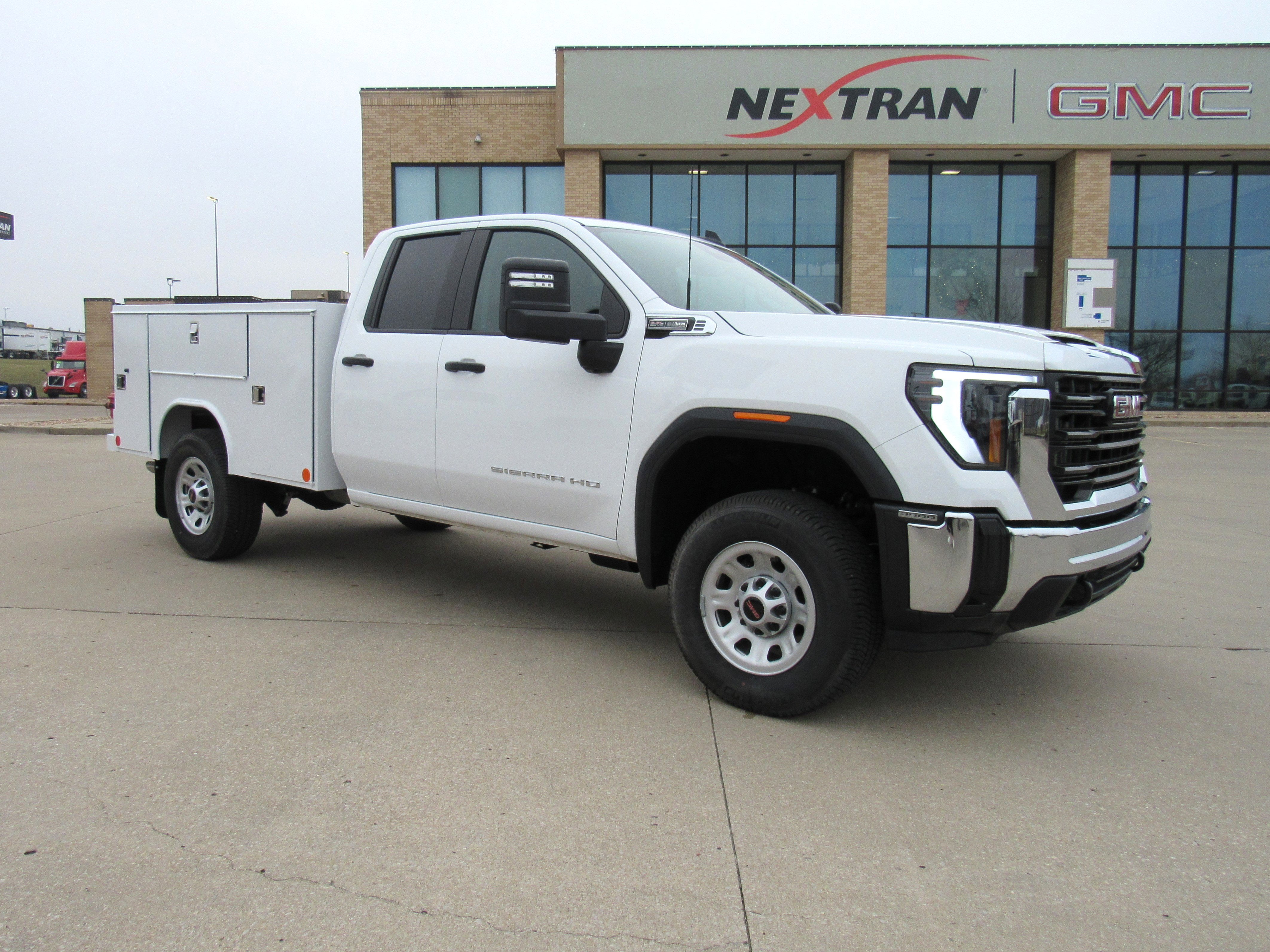 2025 GMC Sierra 3500 HD Pro