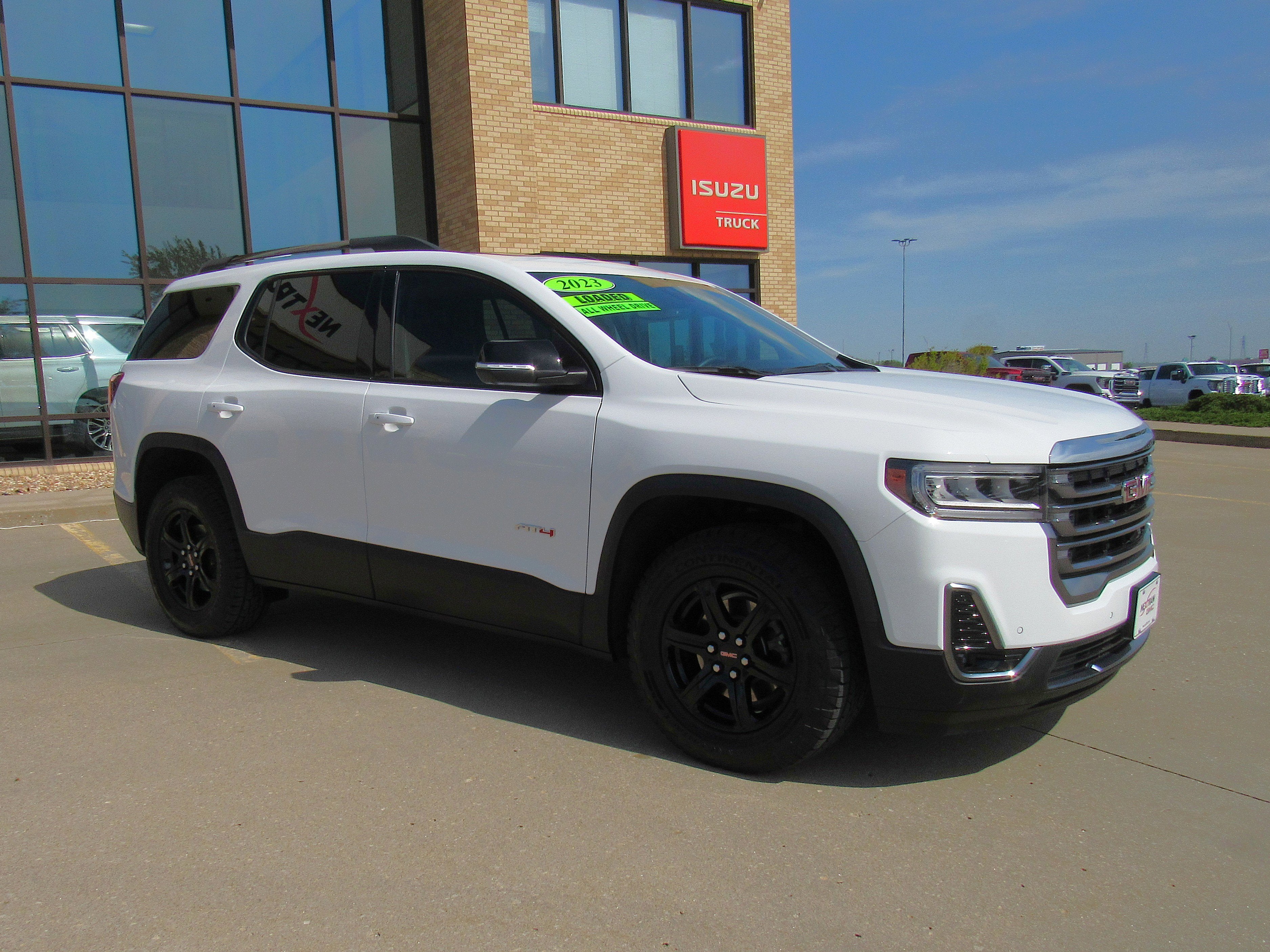 2023 GMC Acadia AT4