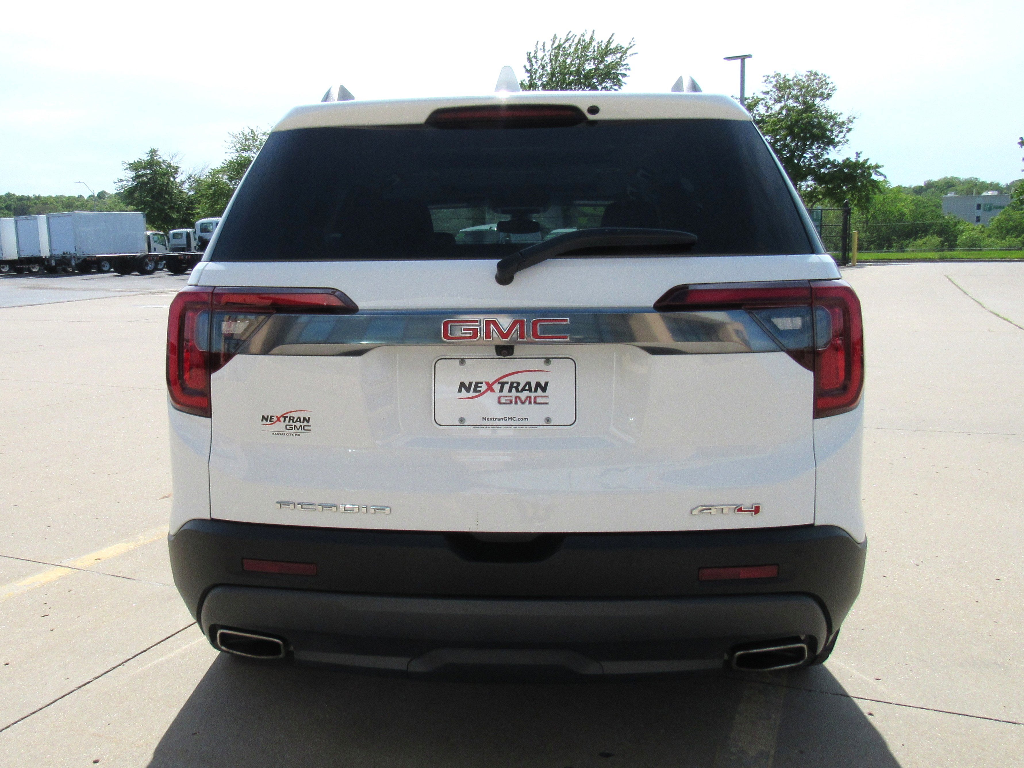 2023 GMC Acadia AT4