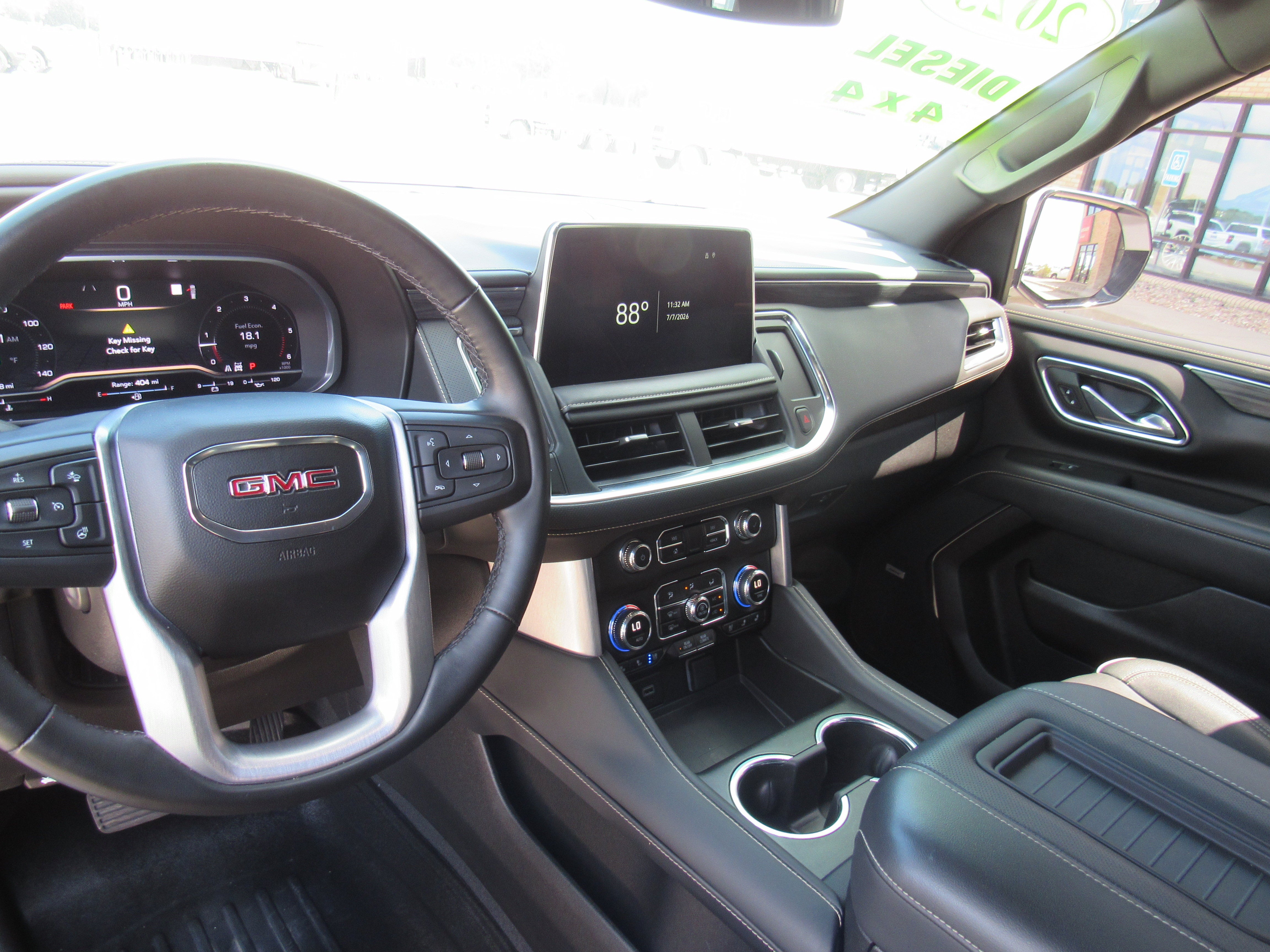 2023 GMC Yukon SLT