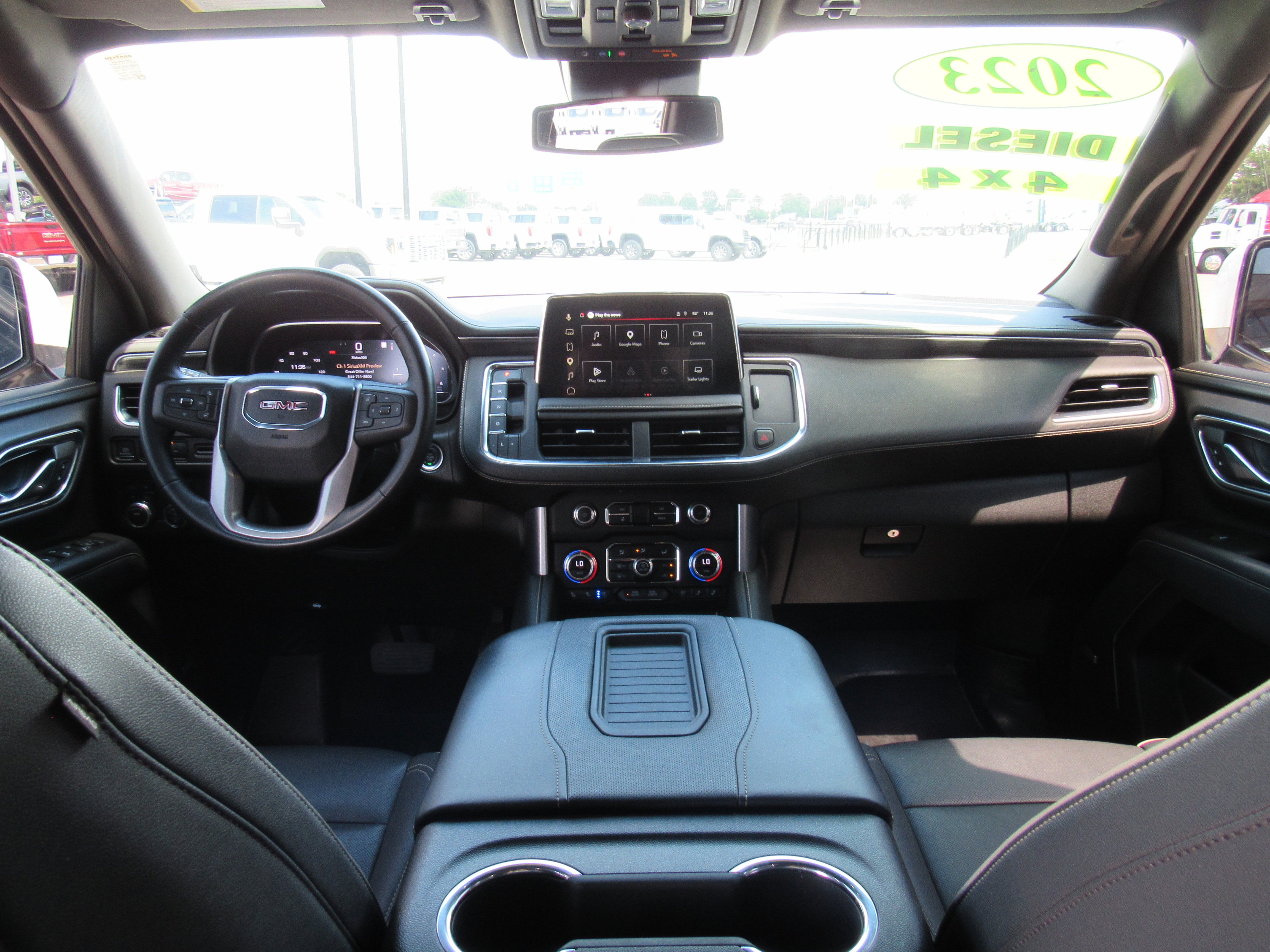 2023 GMC Yukon SLT
