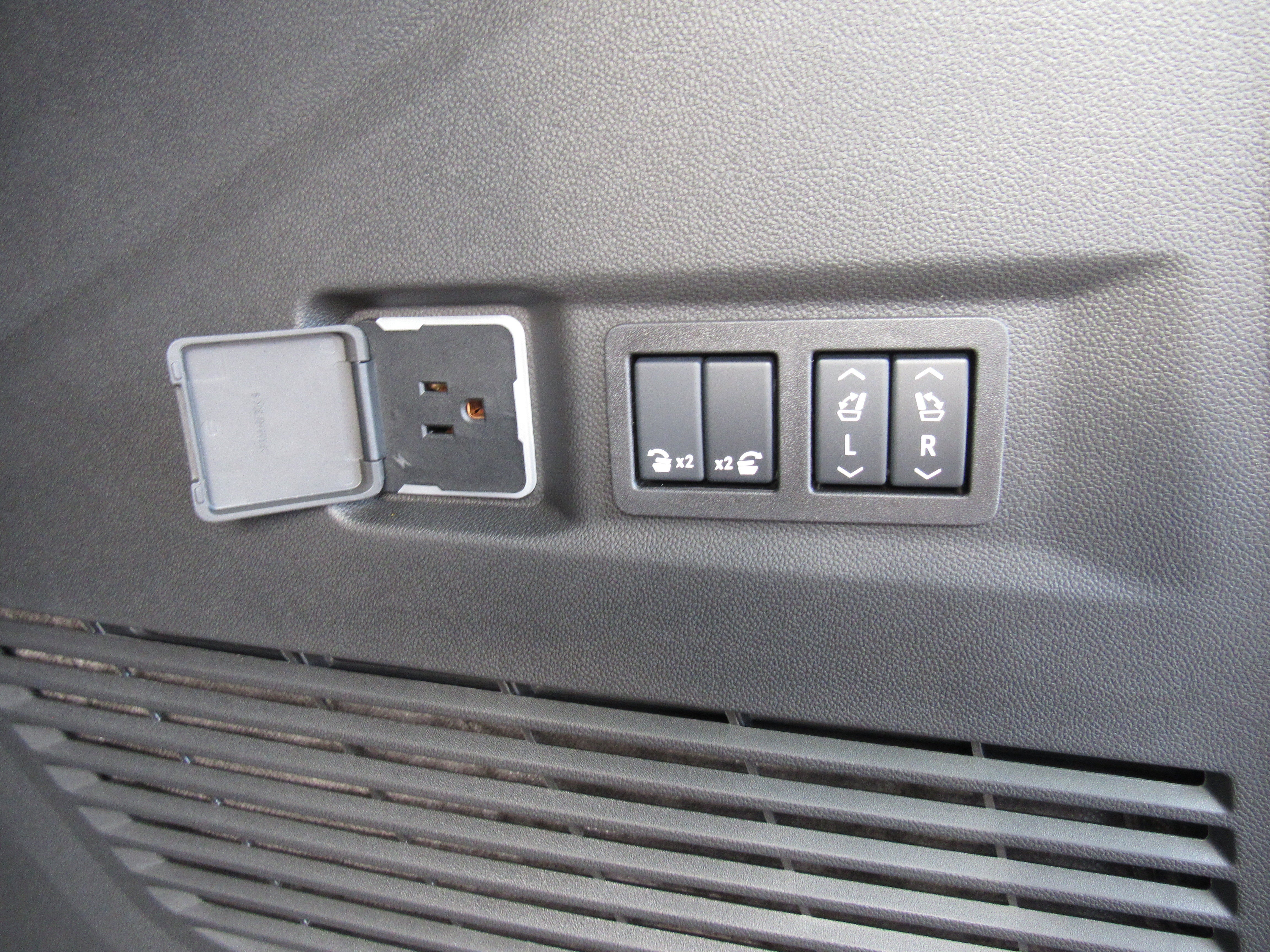 2027 GMC Yukon AT4