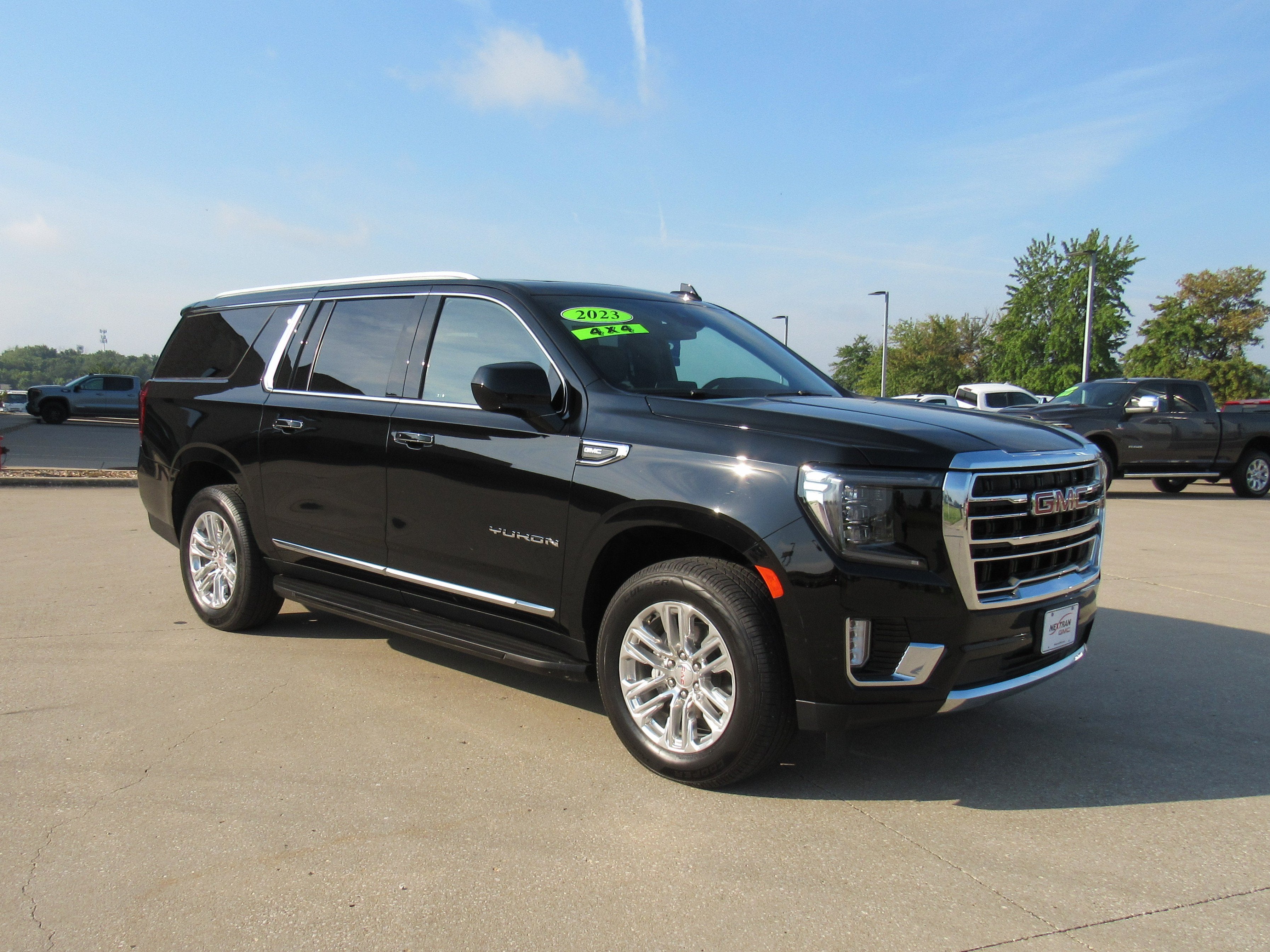 2023 GMC Yukon XL SLT
