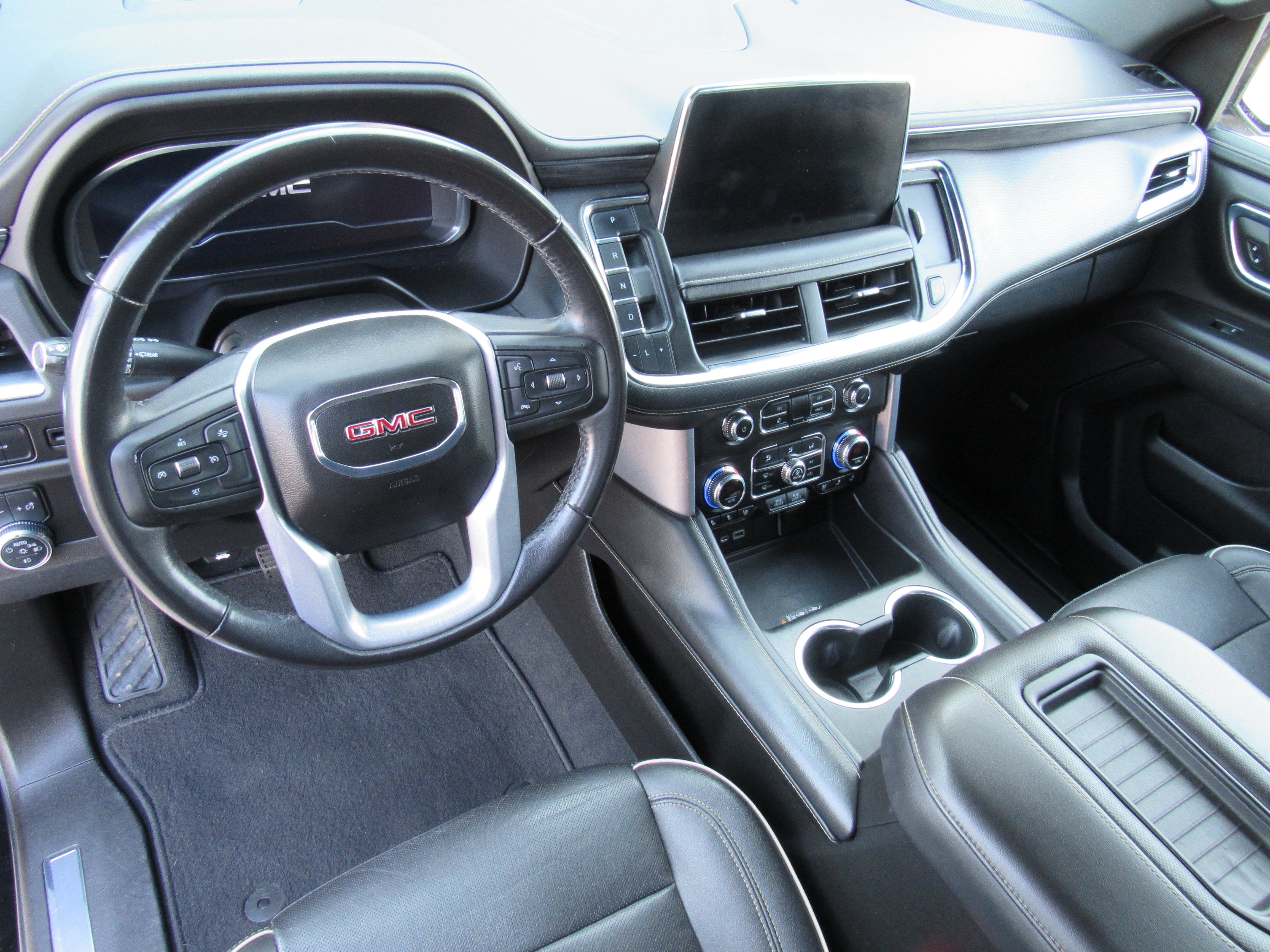 2023 GMC Yukon XL SLT