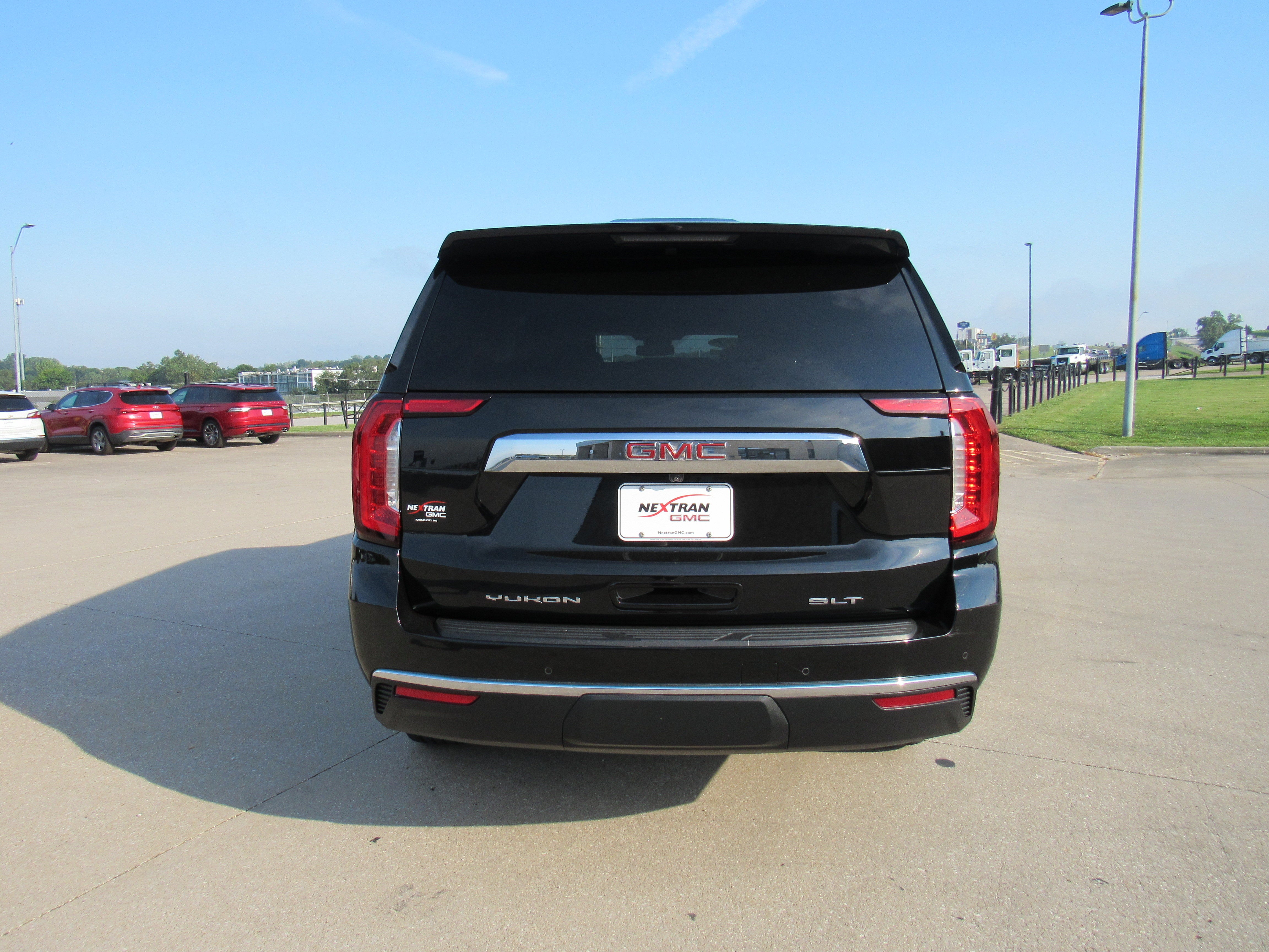 2023 GMC Yukon XL SLT