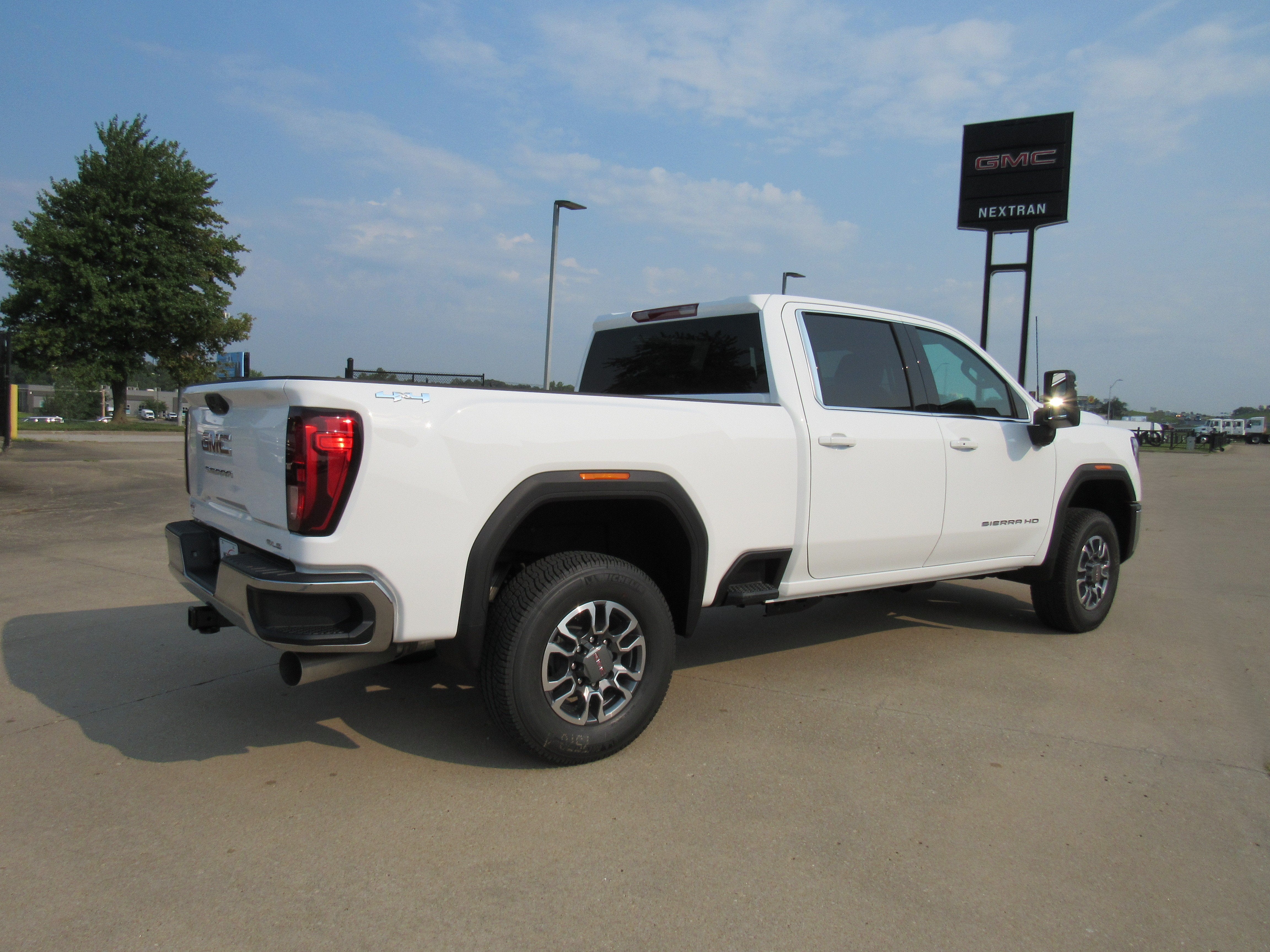 2026 GMC Sierra 2500 HD SLE