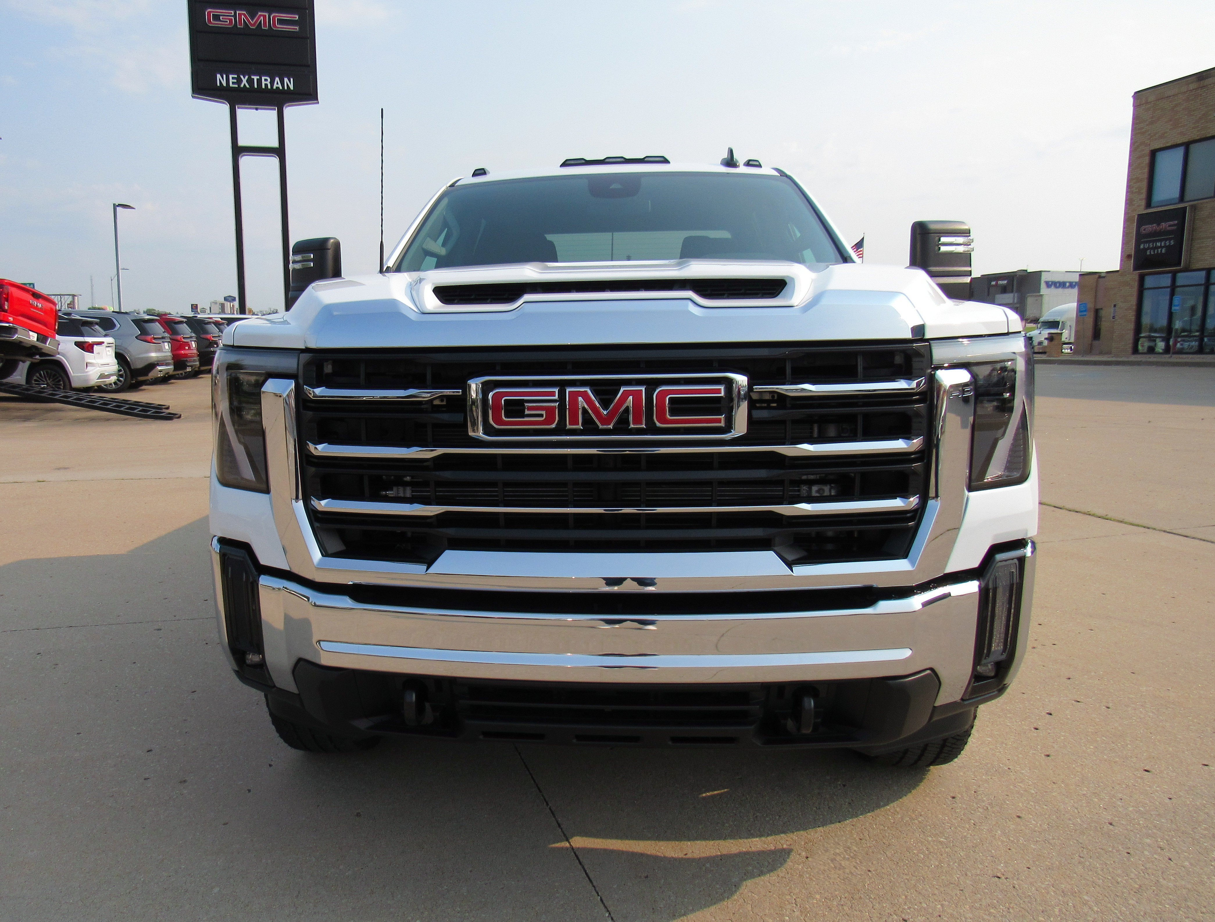 2026 GMC Sierra 2500 HD SLE