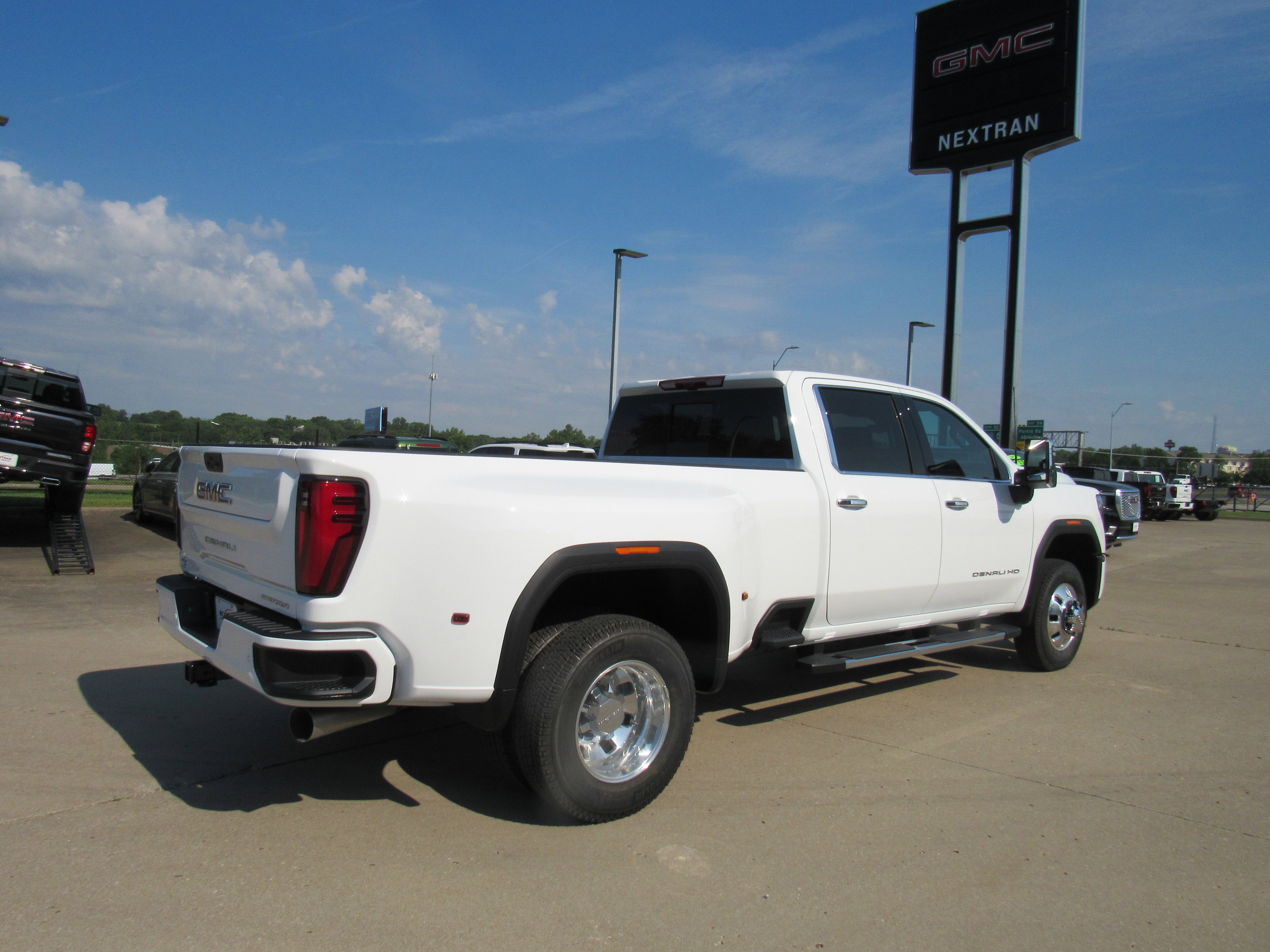 2026 GMC Sierra 3500 HD Denali DRW