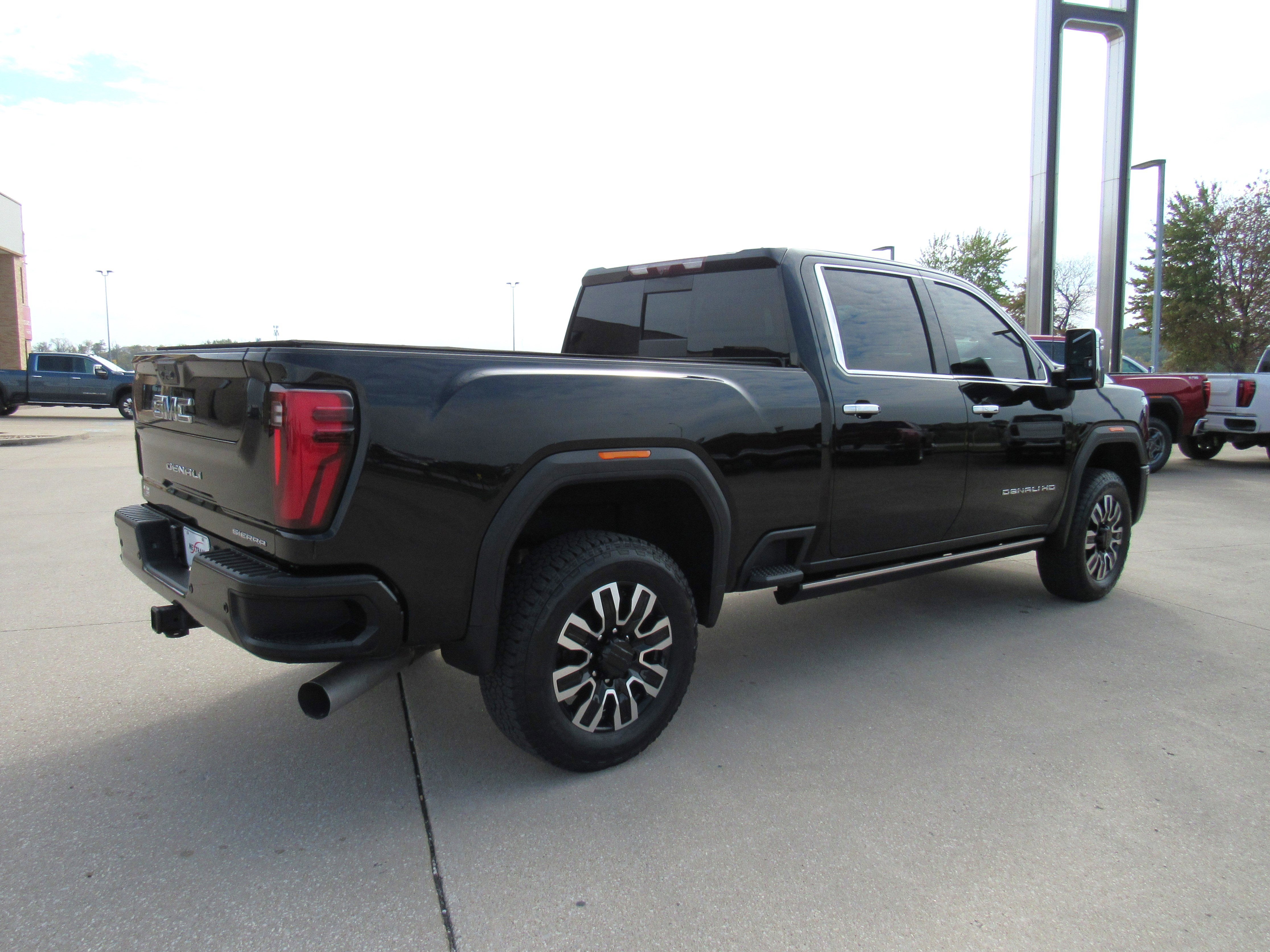 2025 GMC Sierra 3500 HD Denali Ultimate