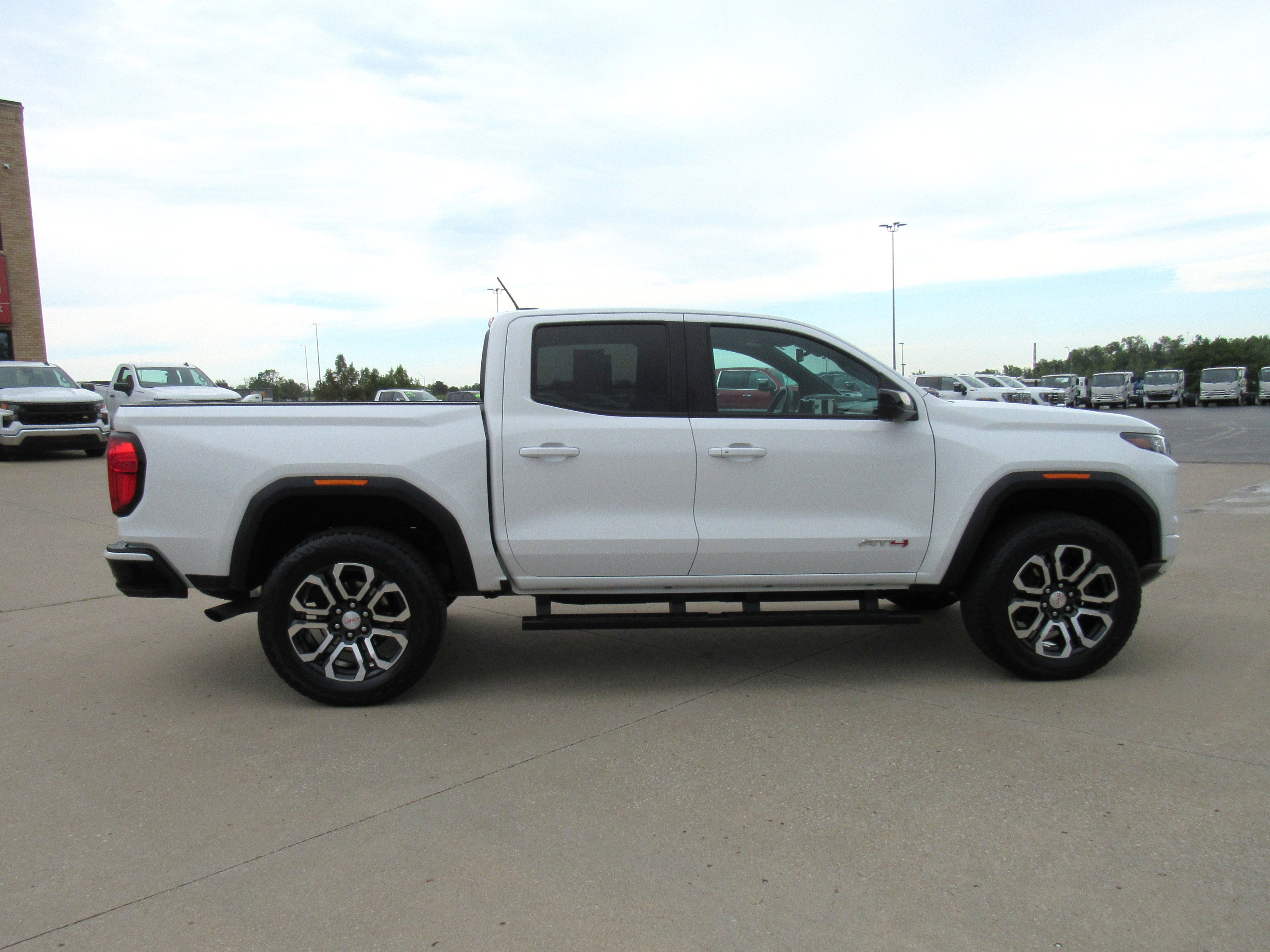 2024 GMC Canyon AT4