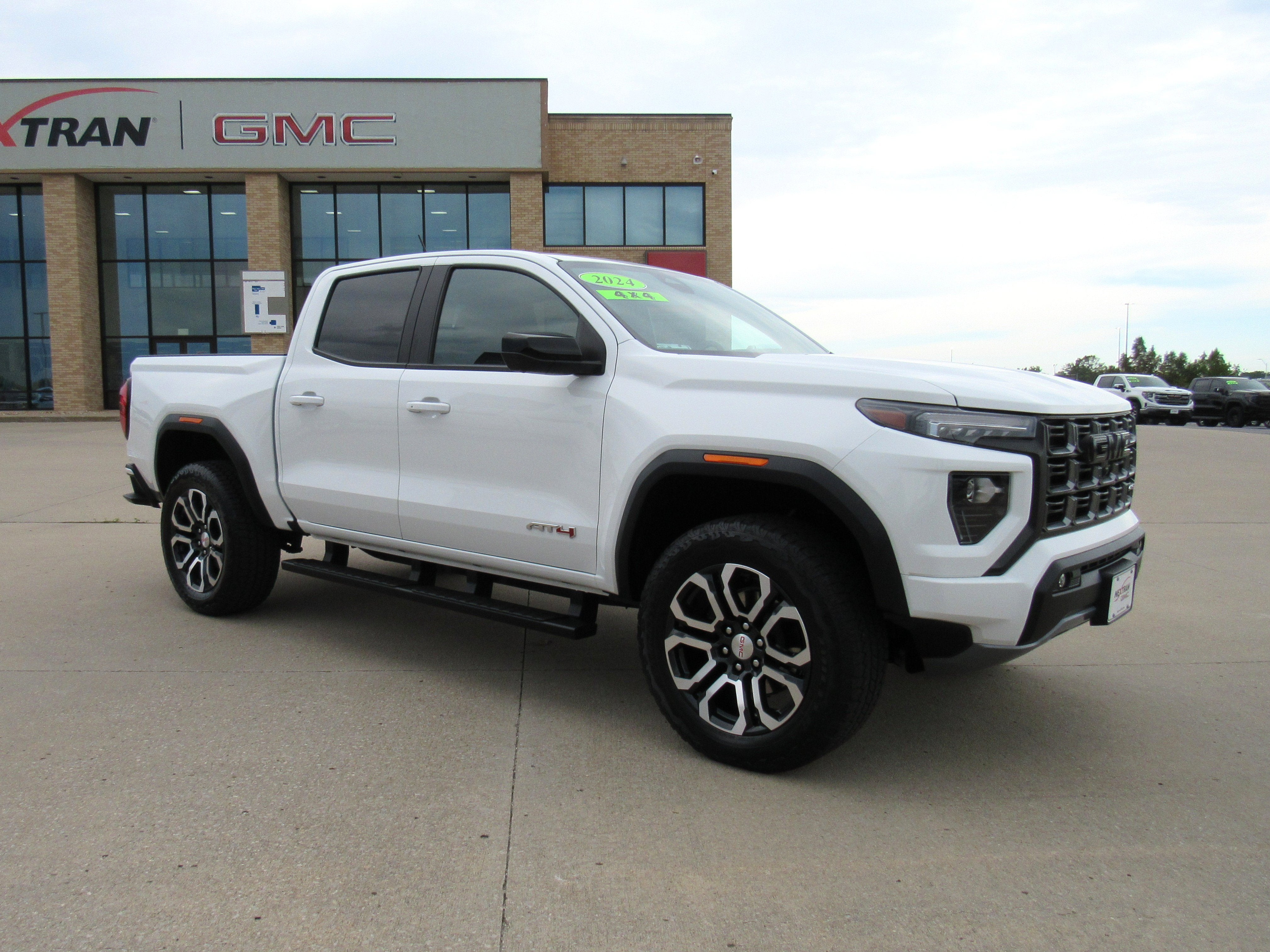 2024 GMC Canyon AT4
