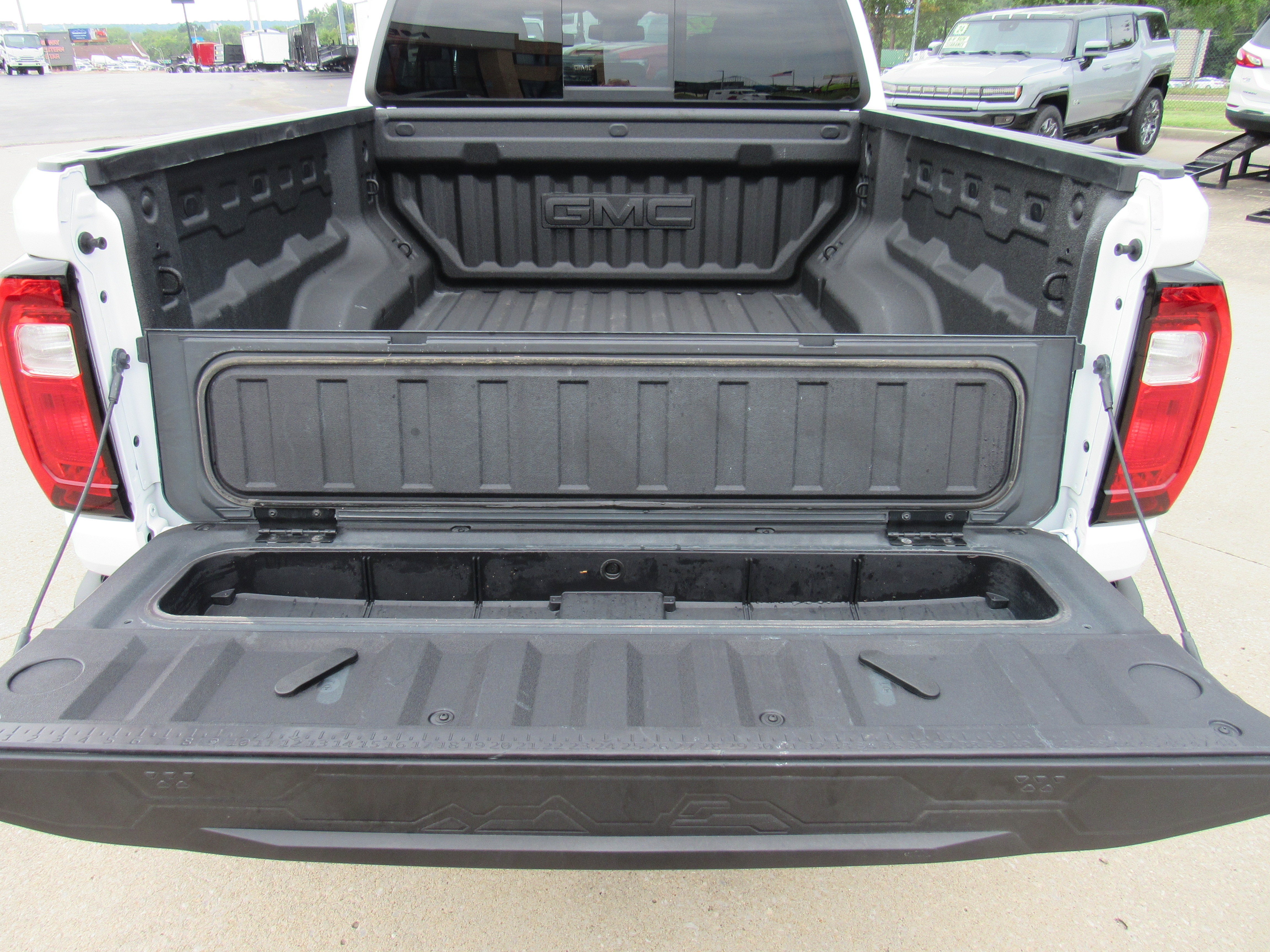 2024 GMC Canyon AT4