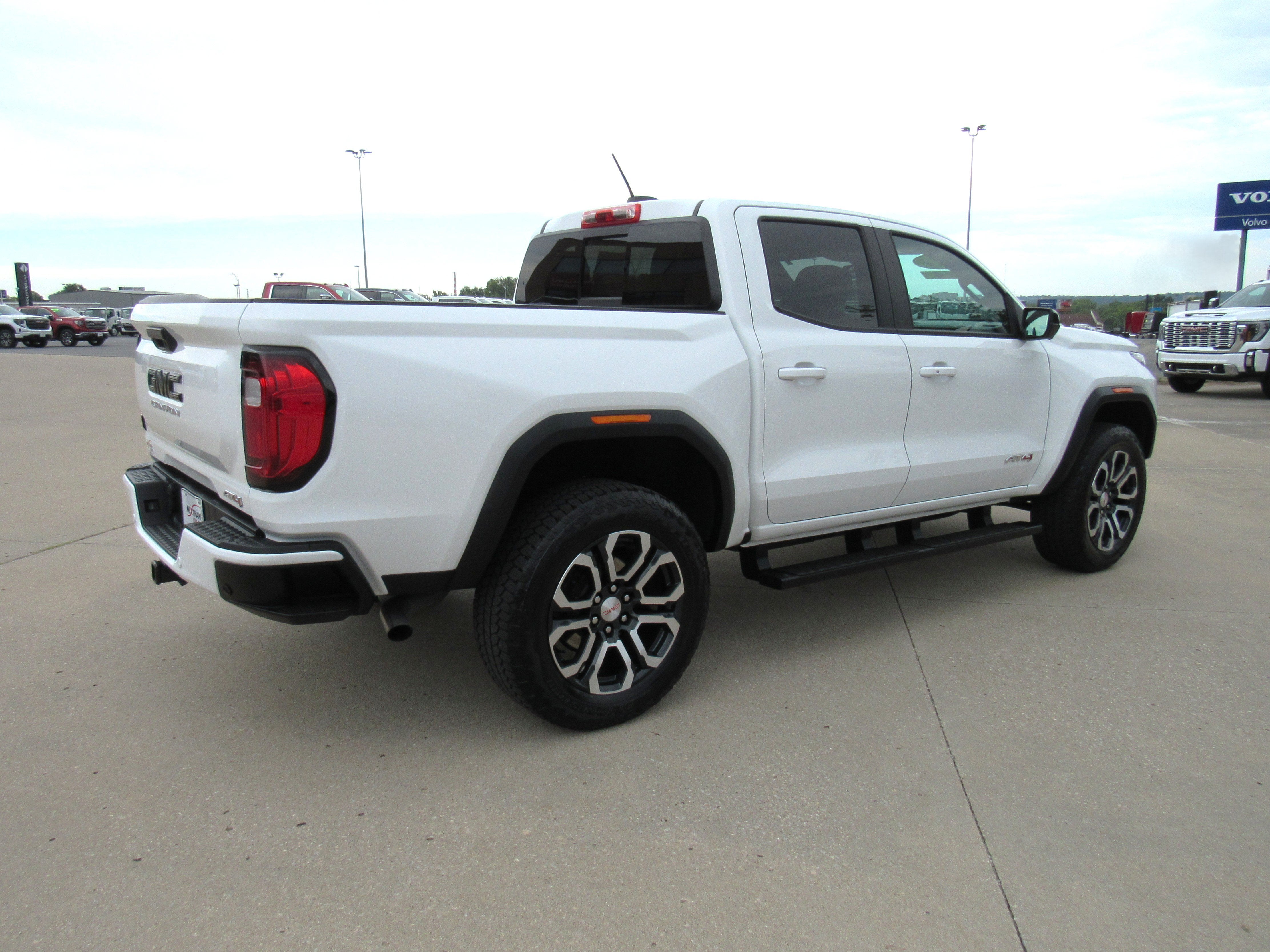 2024 GMC Canyon AT4