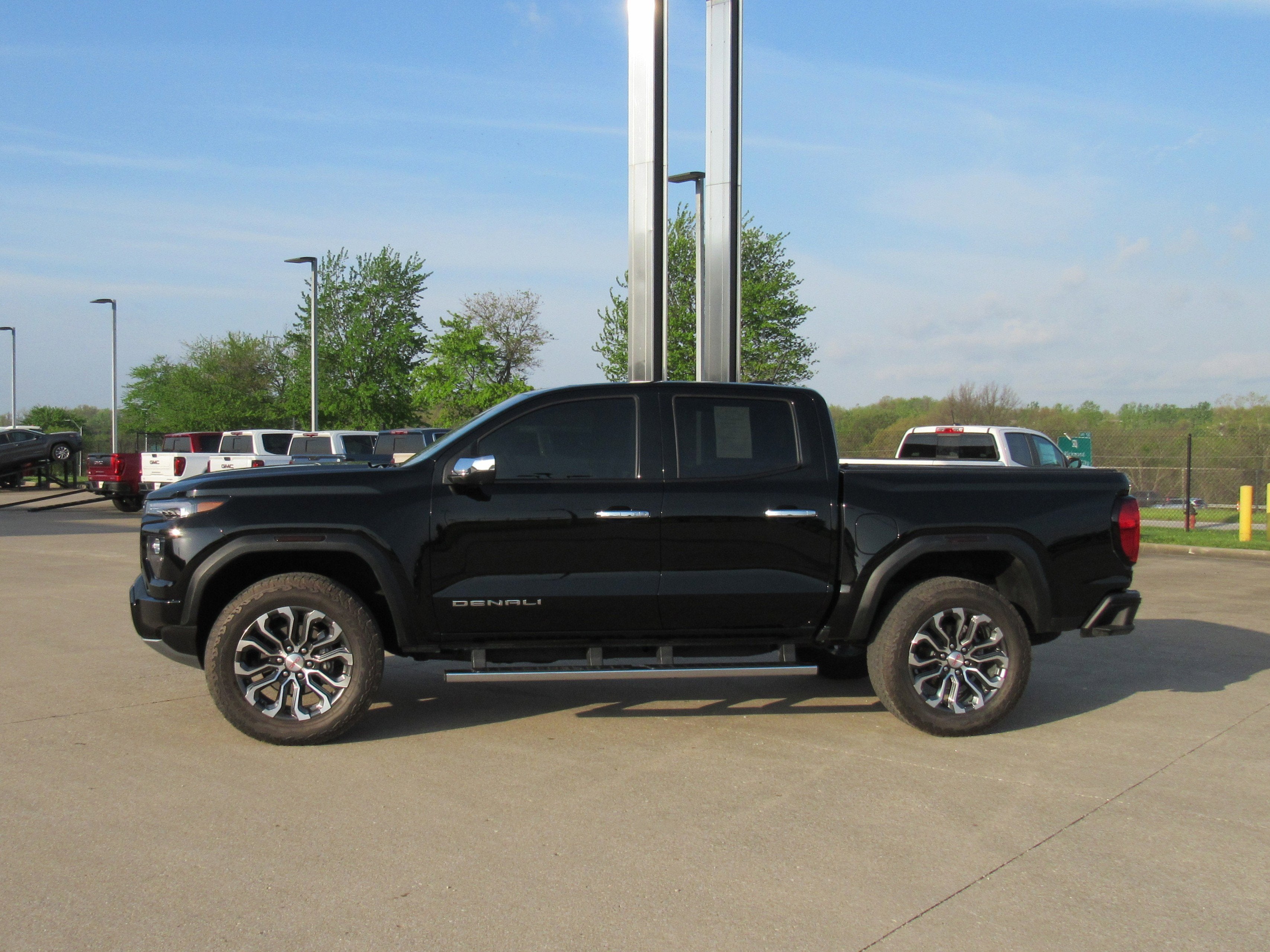 Used 2024 GMC Canyon Denali with VIN 1GTP6FEK1R1256794 for sale in Kansas City