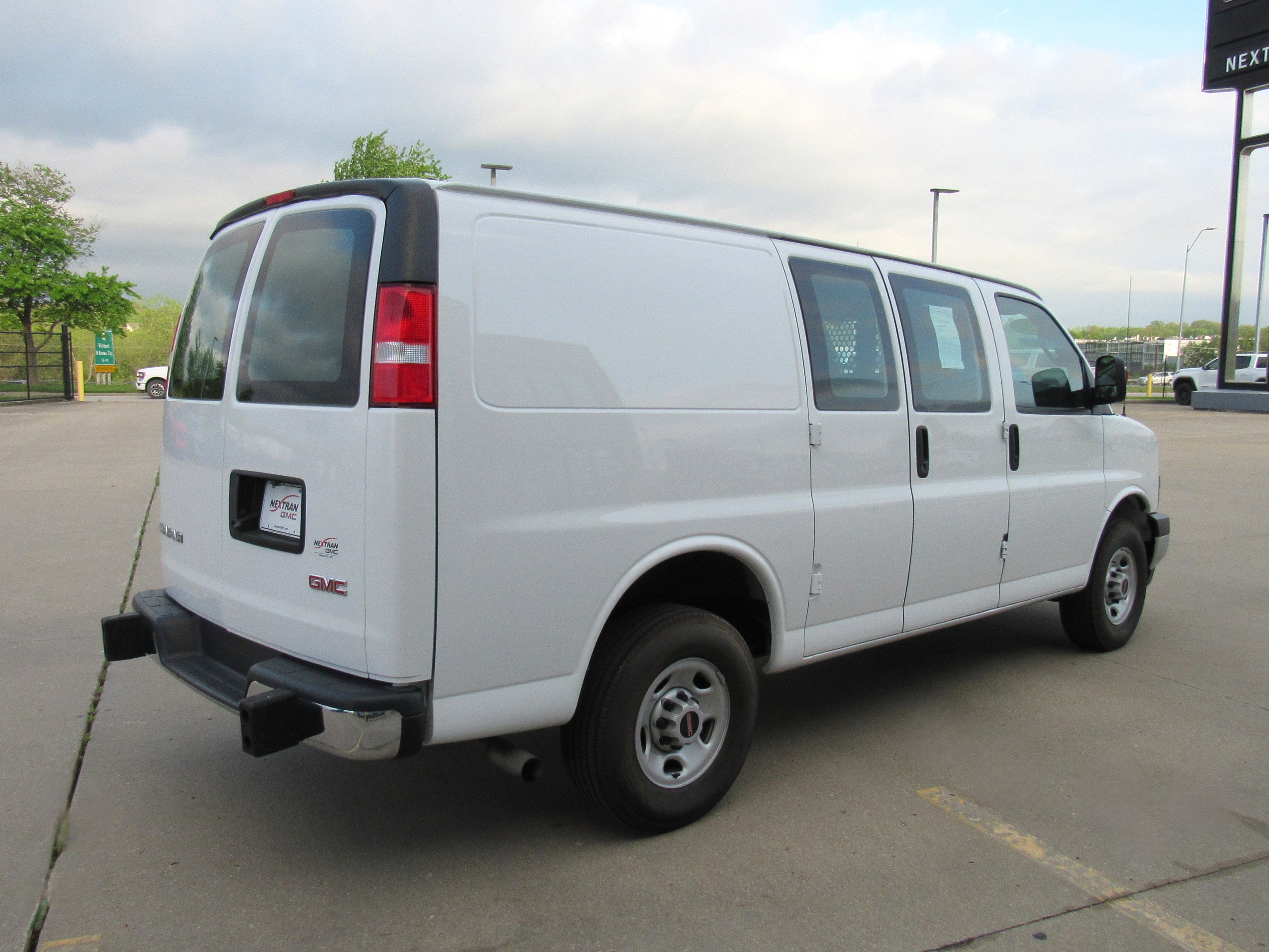 2024 GMC Savana Cargo 2500 Work Van