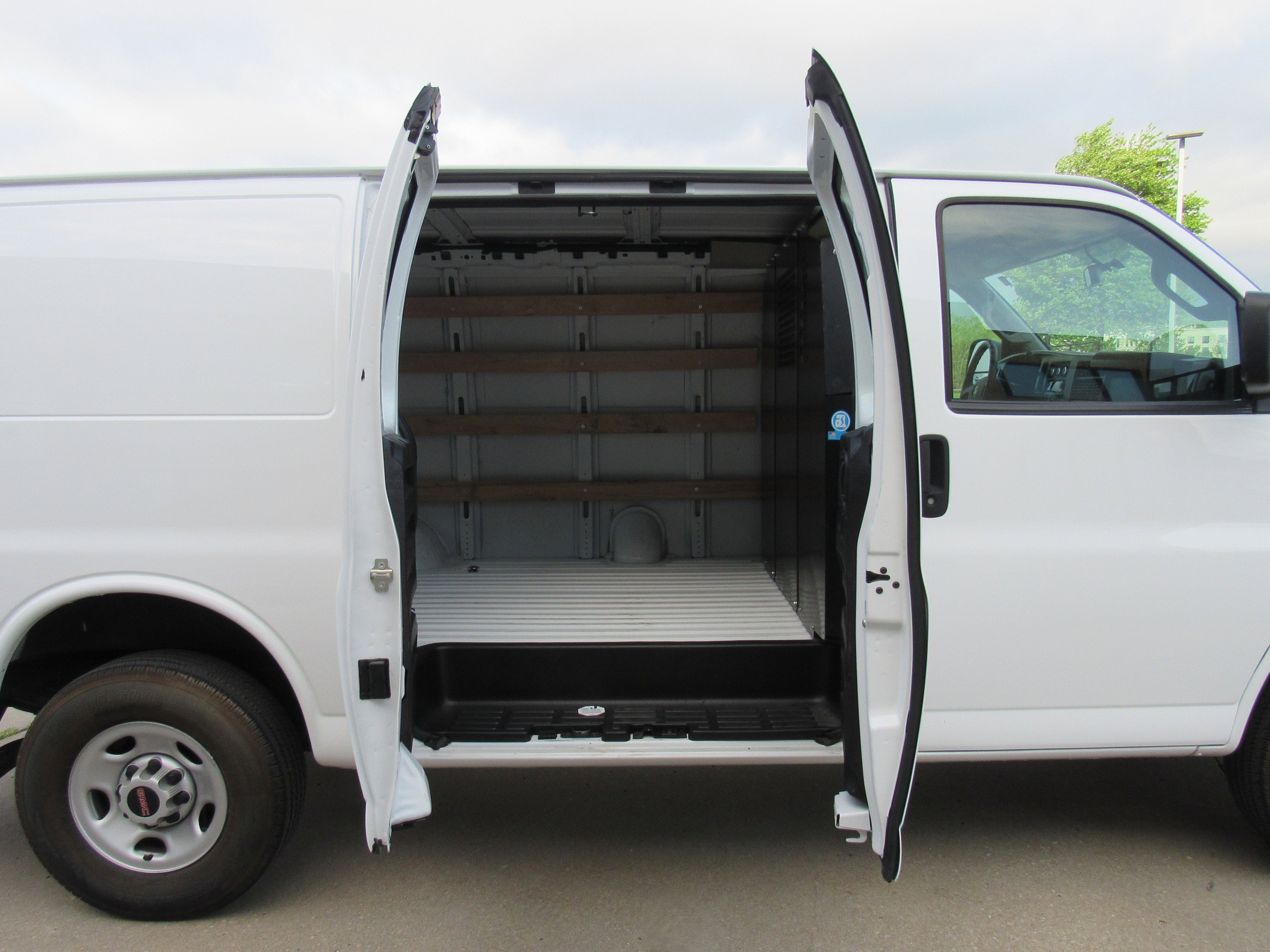 2024 GMC Savana Cargo 2500 Work Van