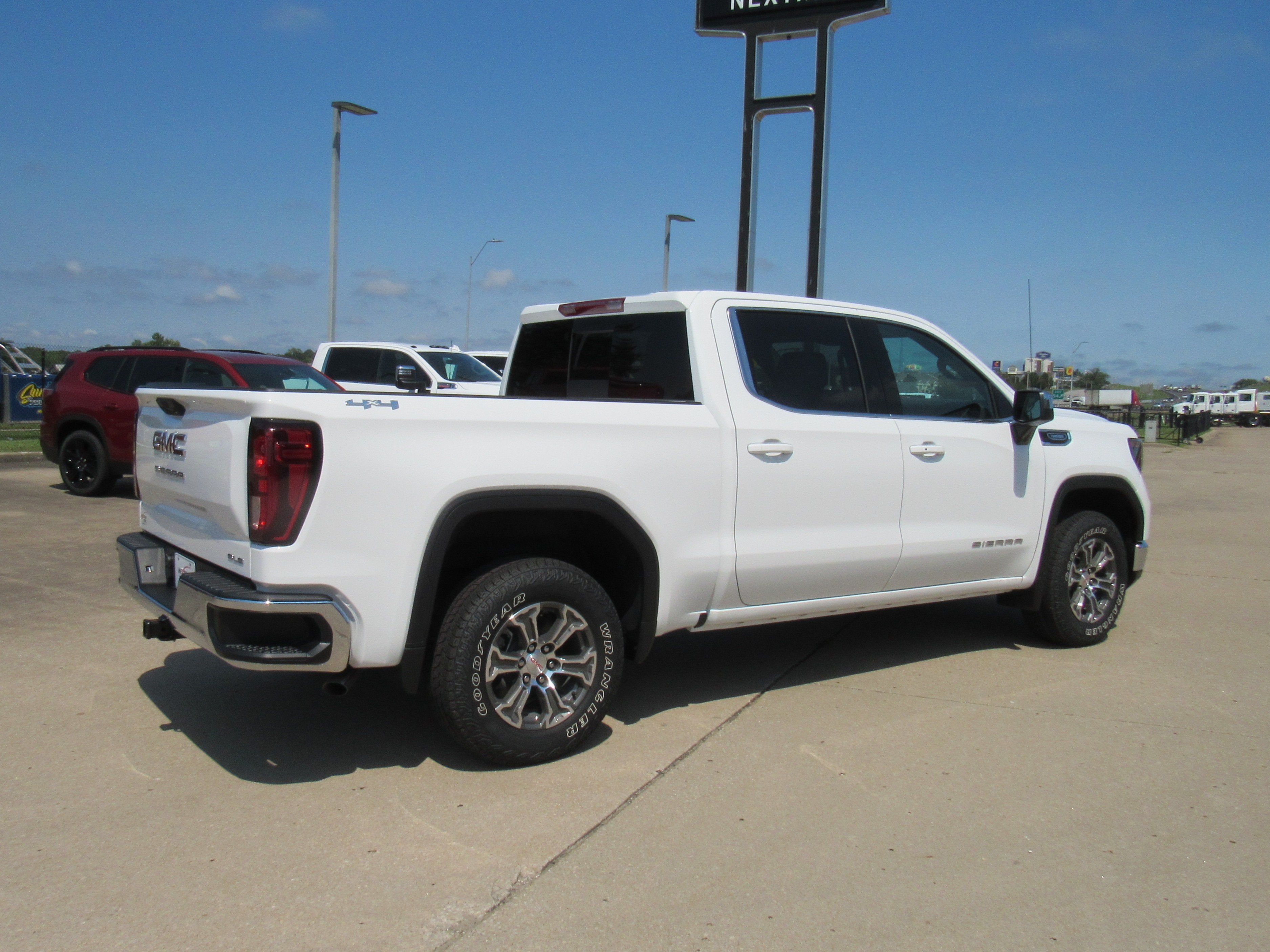 2026 GMC Sierra 1500 SLE