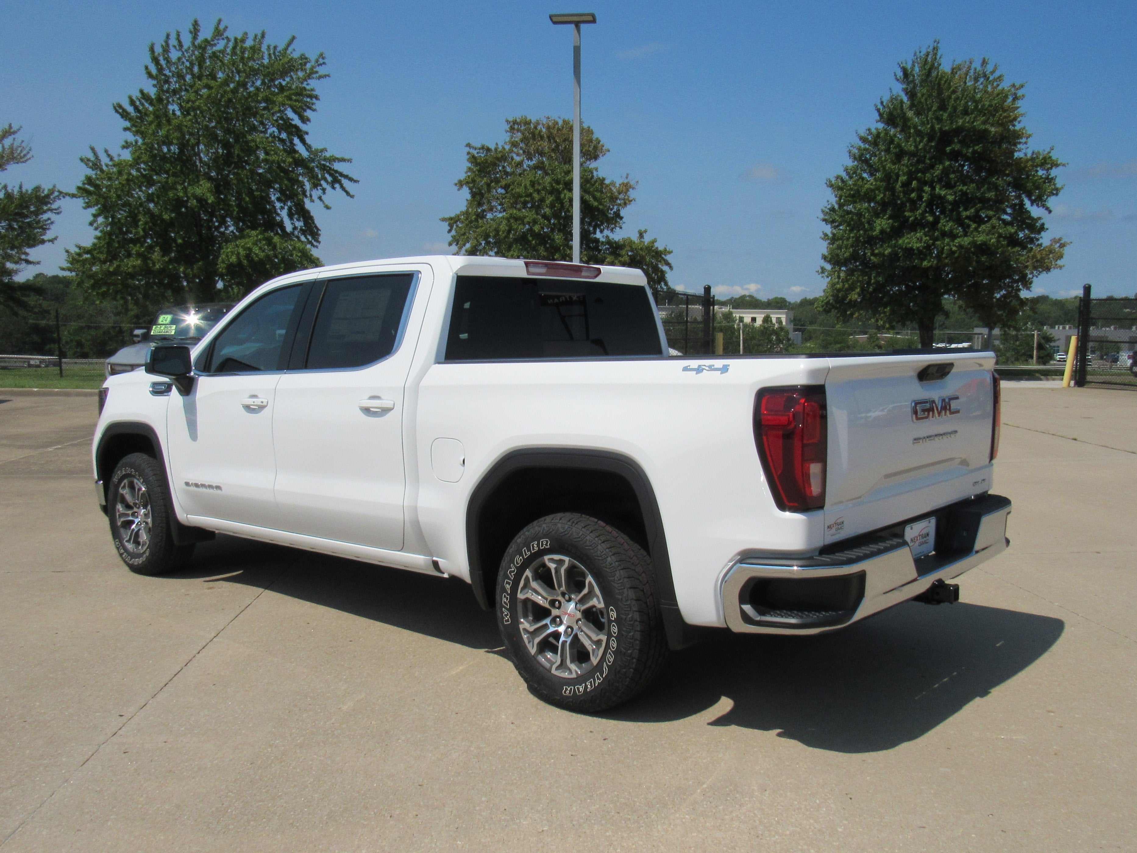 2026 GMC Sierra 1500 SLE