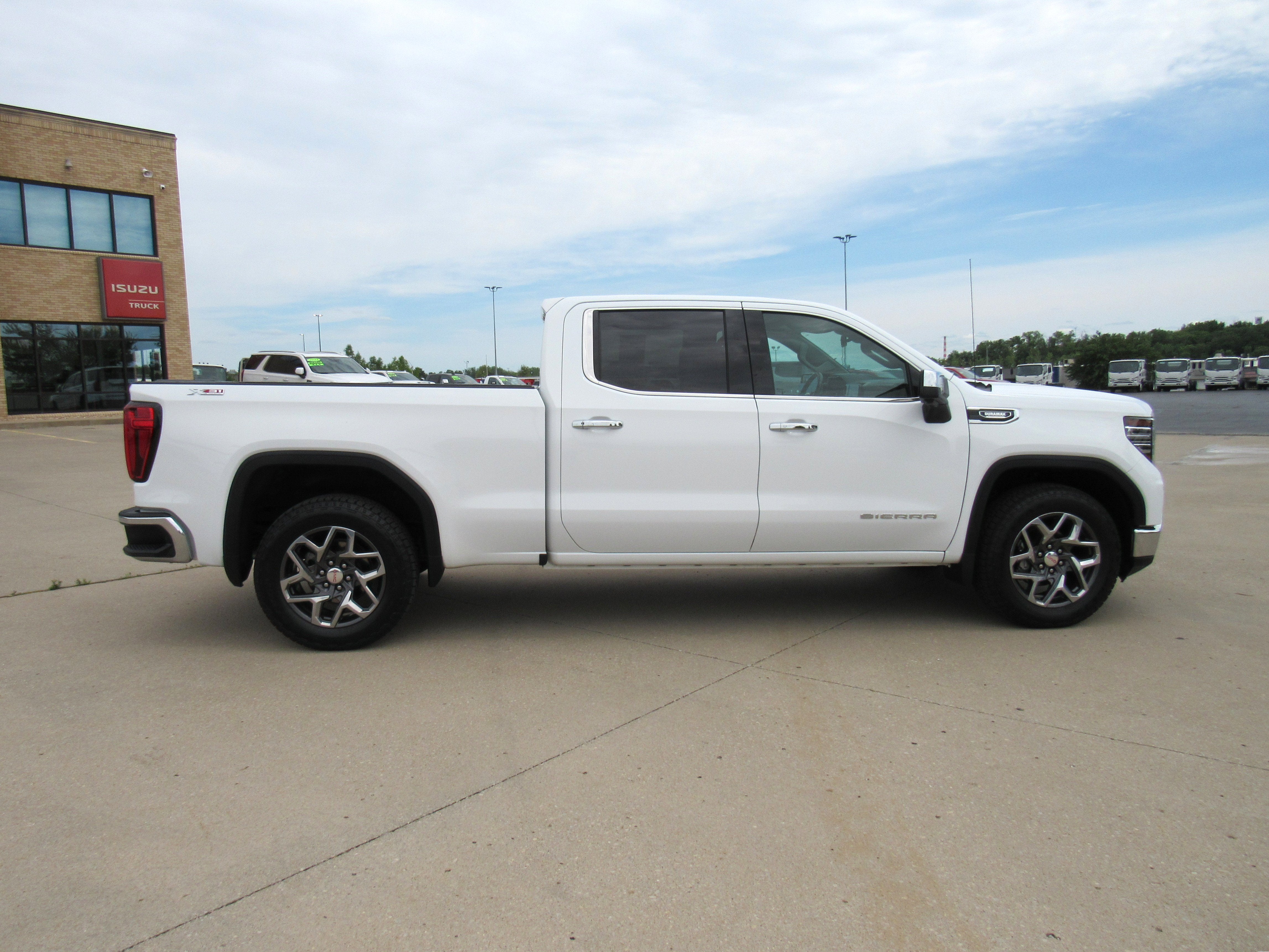 2024 GMC Sierra 1500 SLT