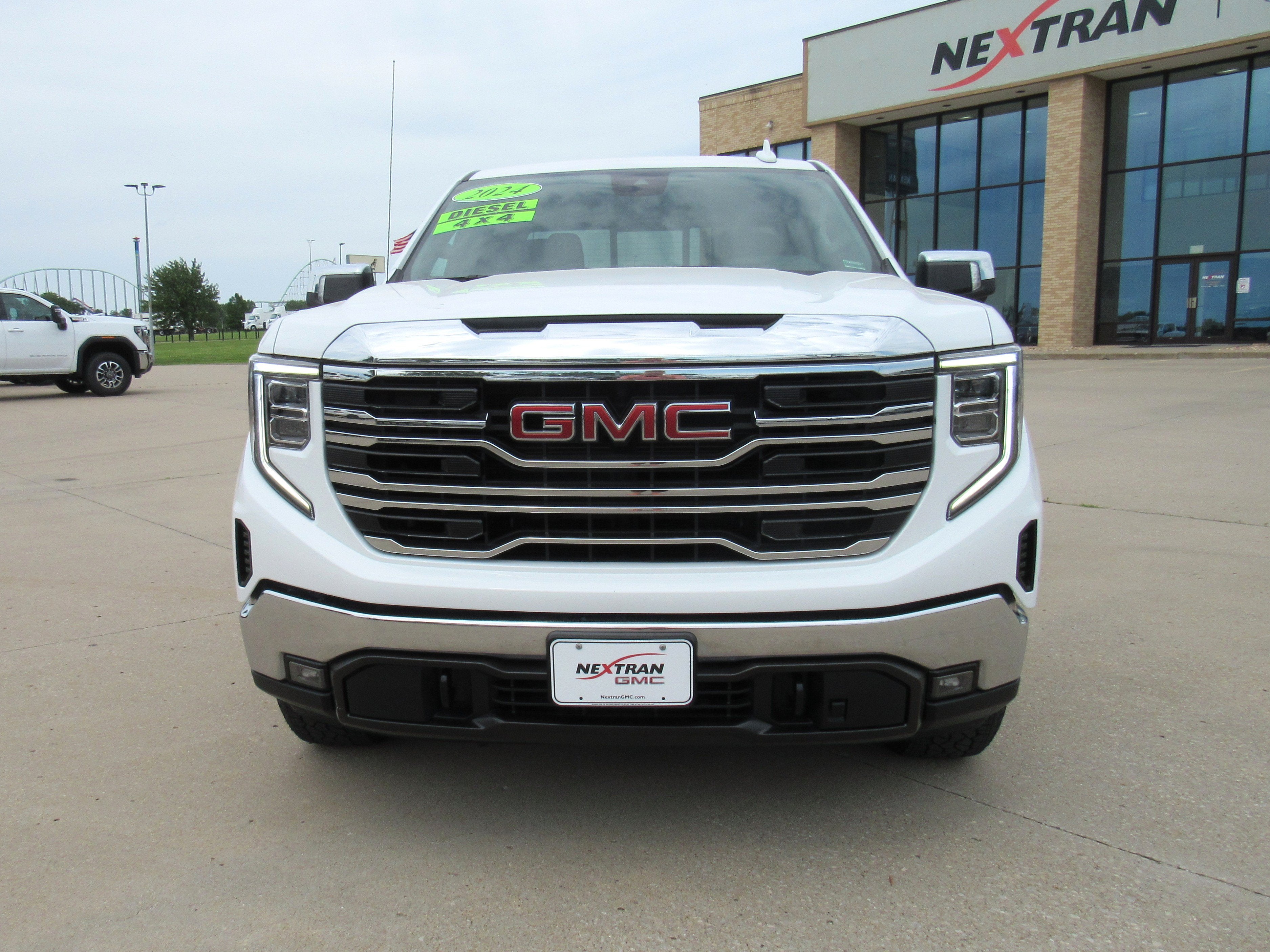 2024 GMC Sierra 1500 SLT