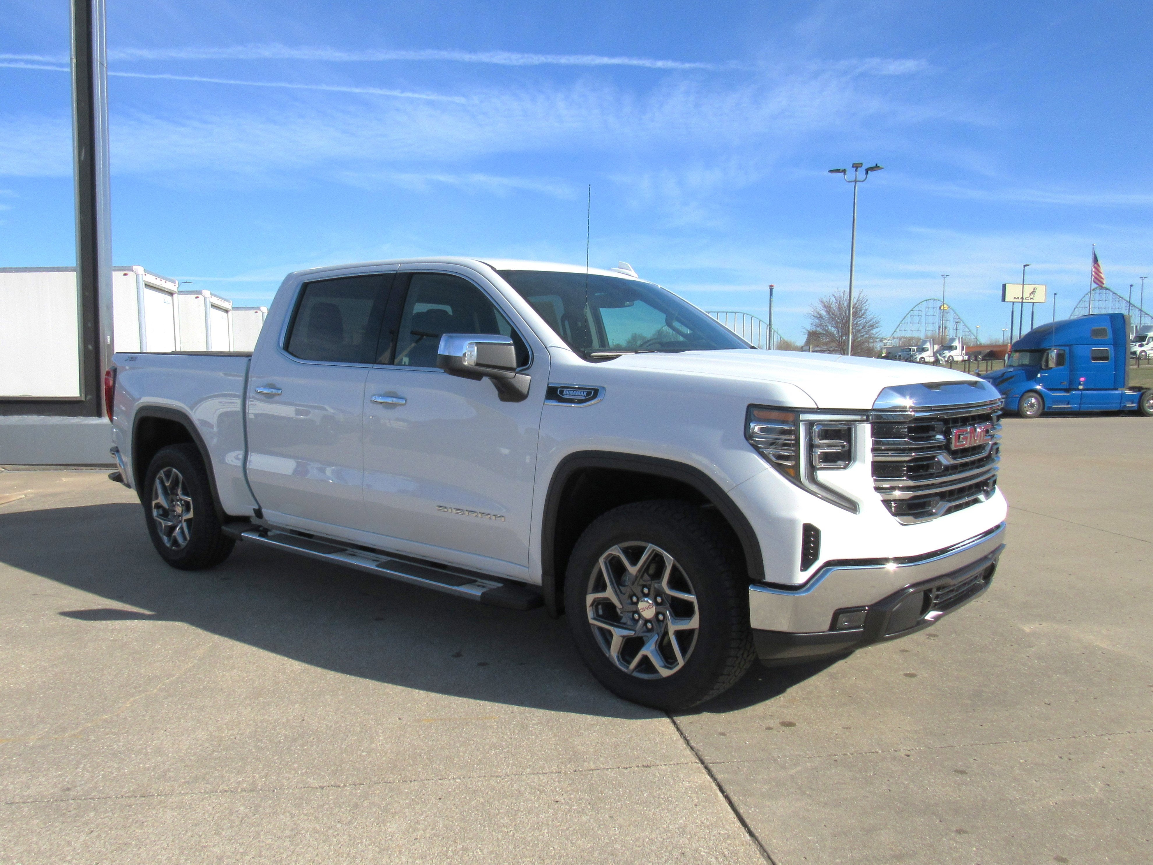 2026 GMC Sierra 1500 SLT