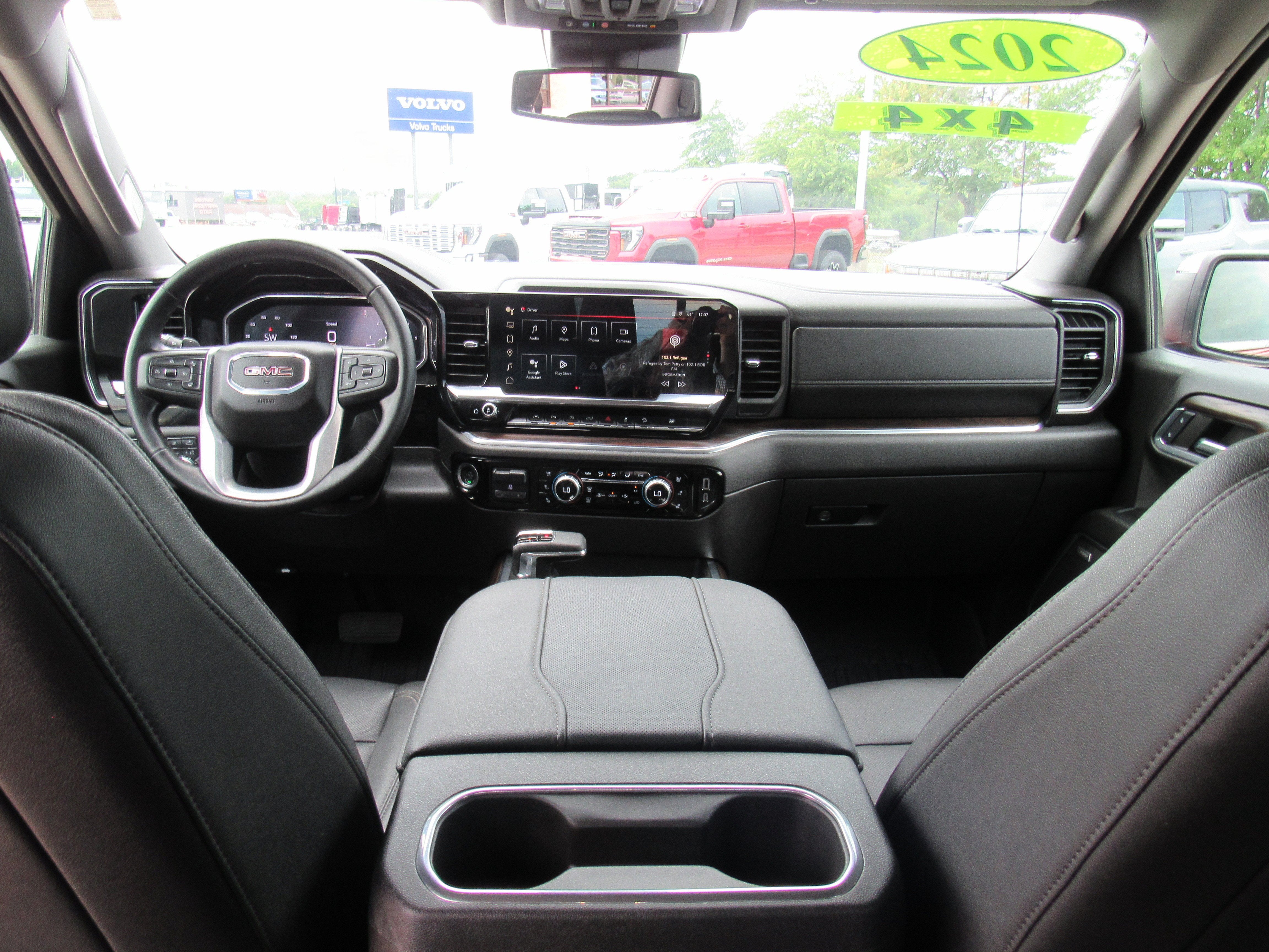 2024 GMC Sierra 1500 SLT
