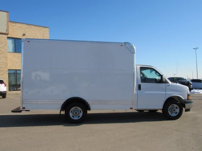 2025 GMC Savana Cutaway 3500 1WT