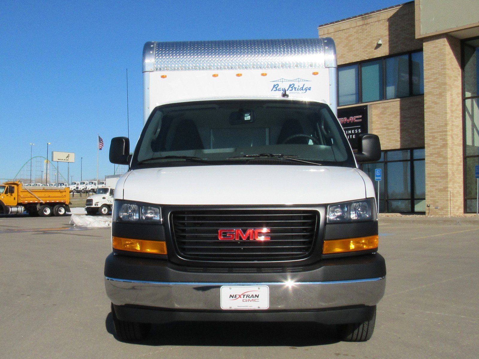 2025 GMC Savana Cutaway 3500 1WT