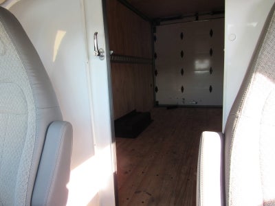 2025 GMC Savana Cutaway 3500 1WT