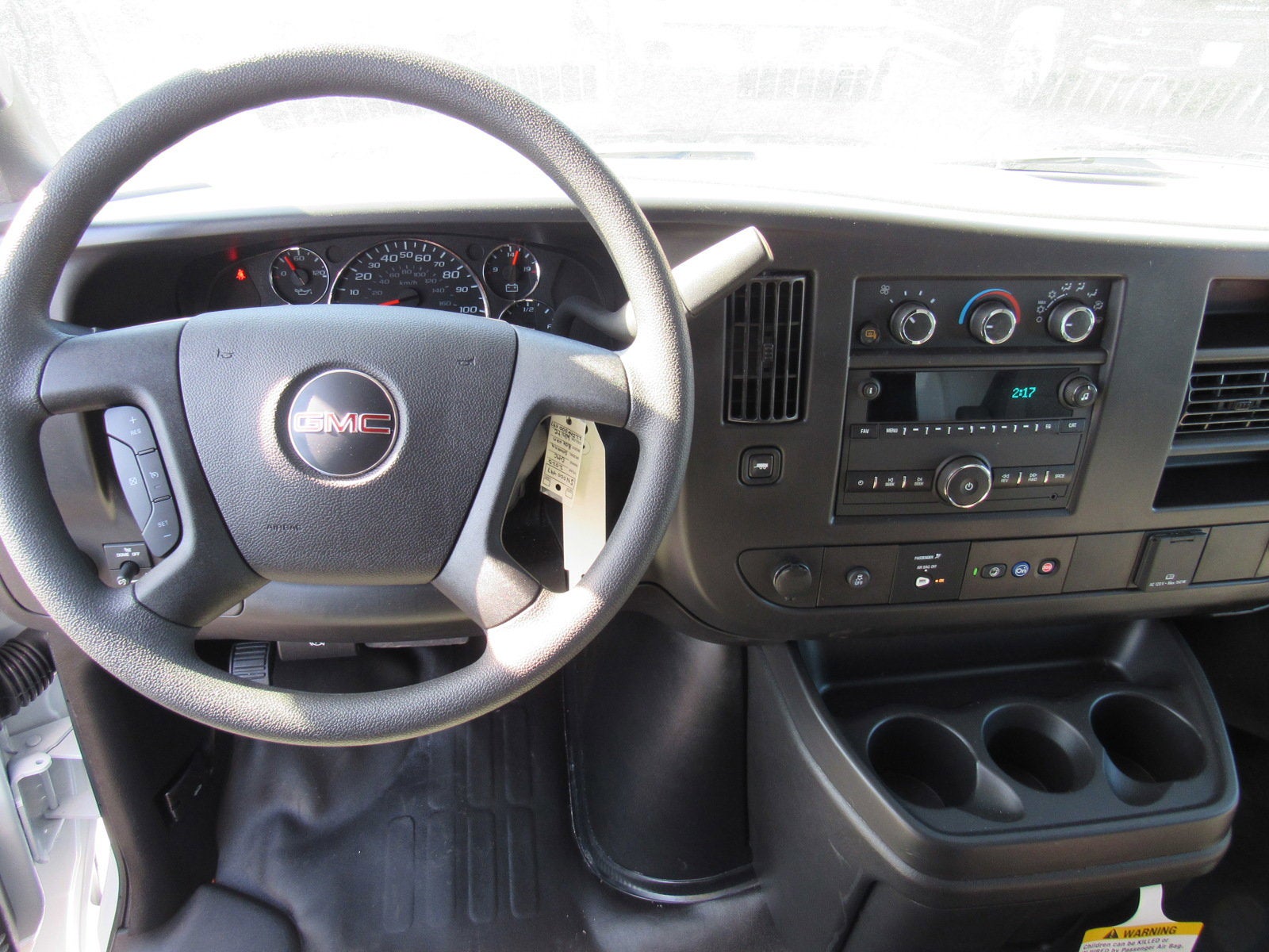 2025 GMC Savana Cutaway 3500 1WT