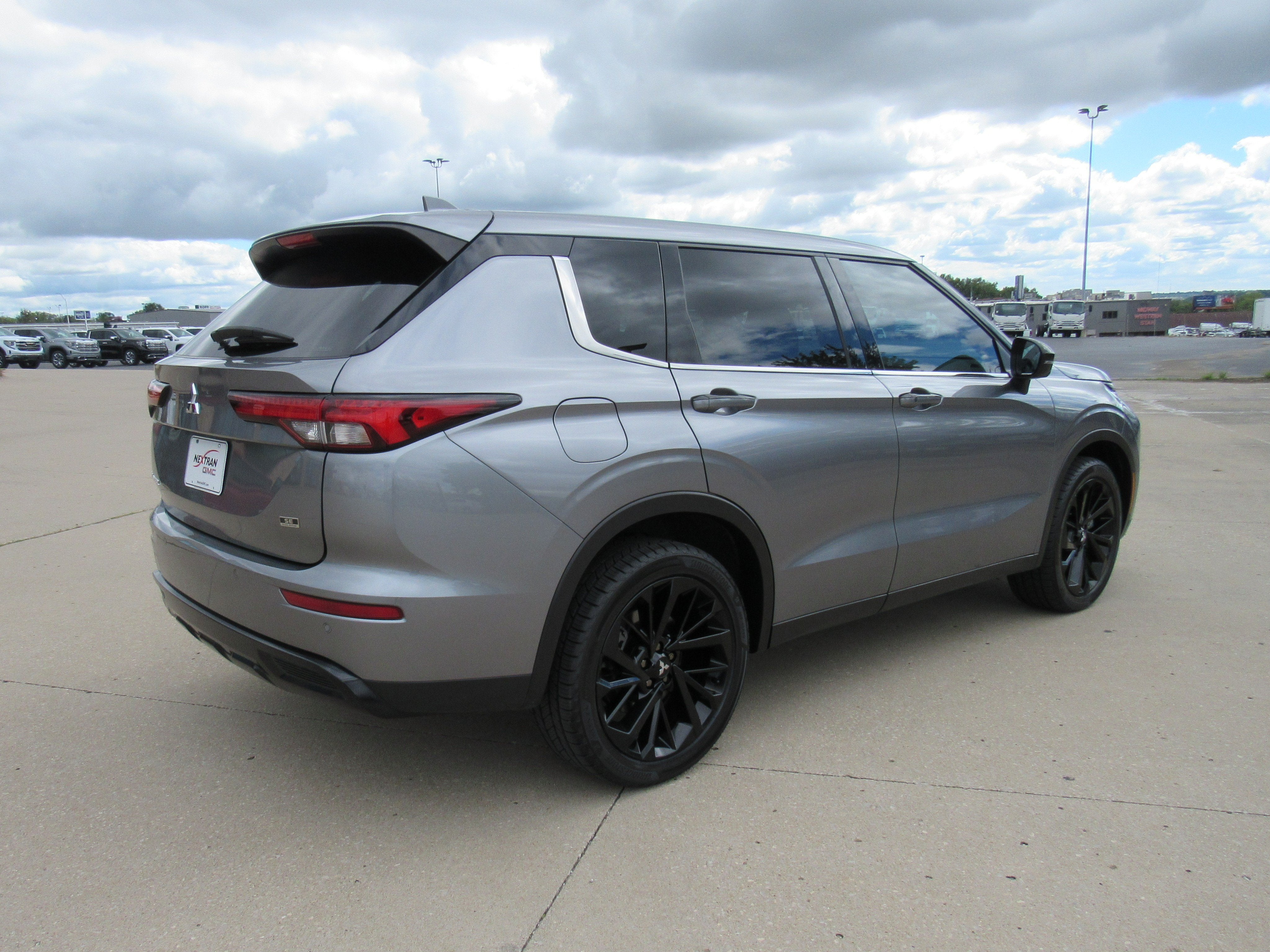 2024 Mitsubishi Outlander SE Black Edition S-AWC